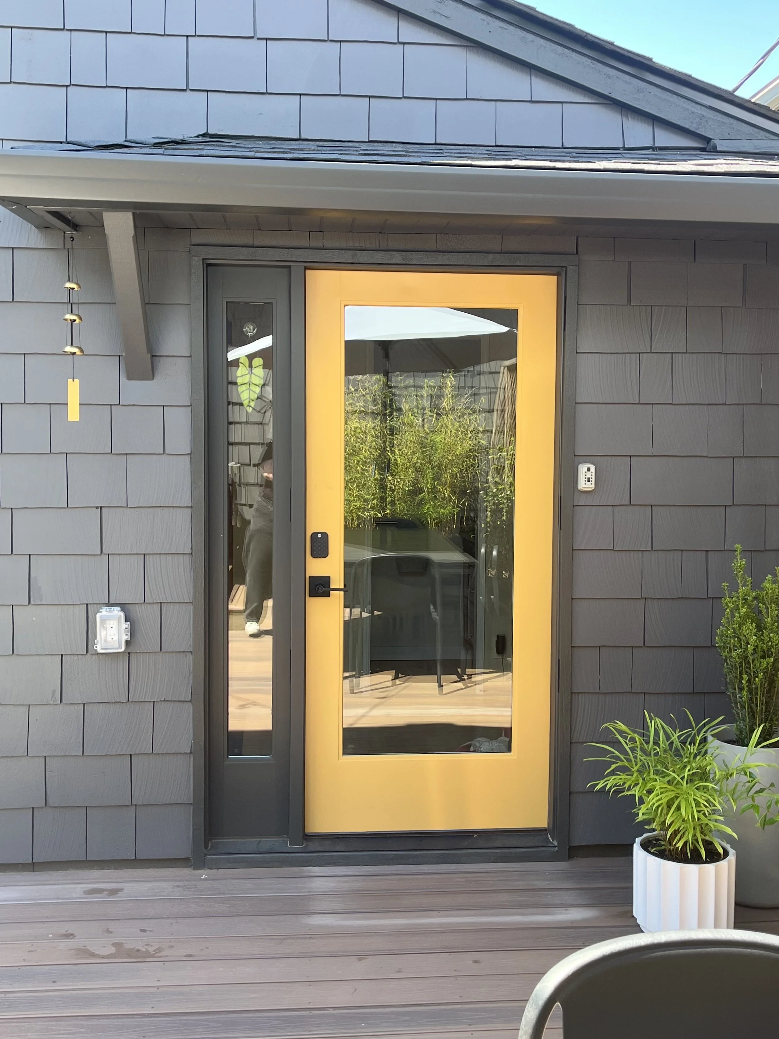 benjamin moore cheating heart siding color with benjamin moore blacktop charcoal trim with benjamin moore yellow kurkuma door