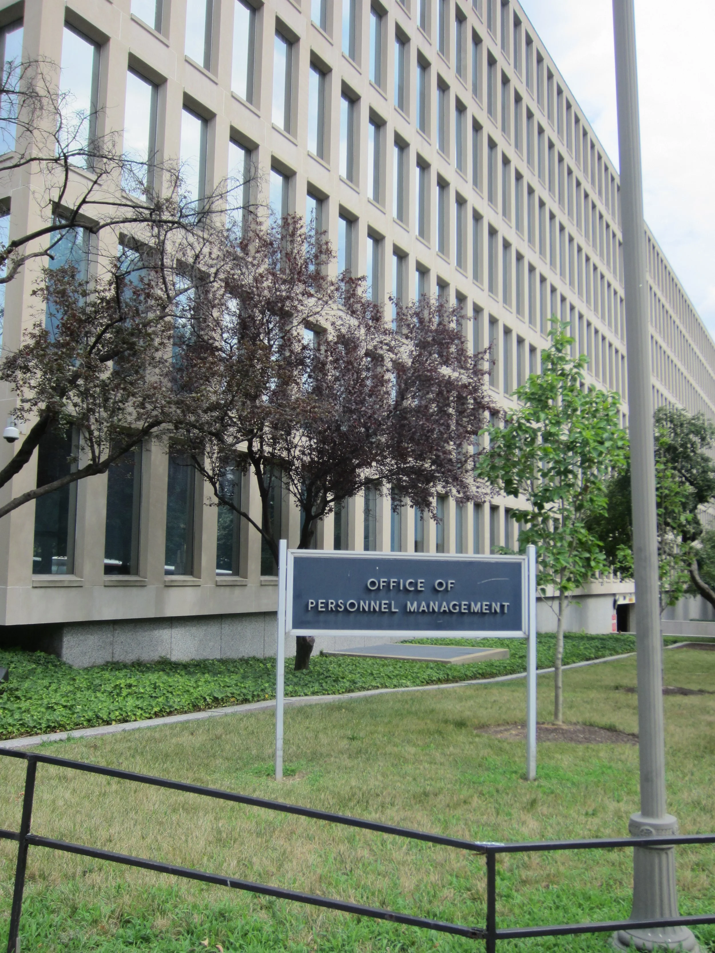 Office_of_Personnel_Management,_Washington,_DC_2012.jpg