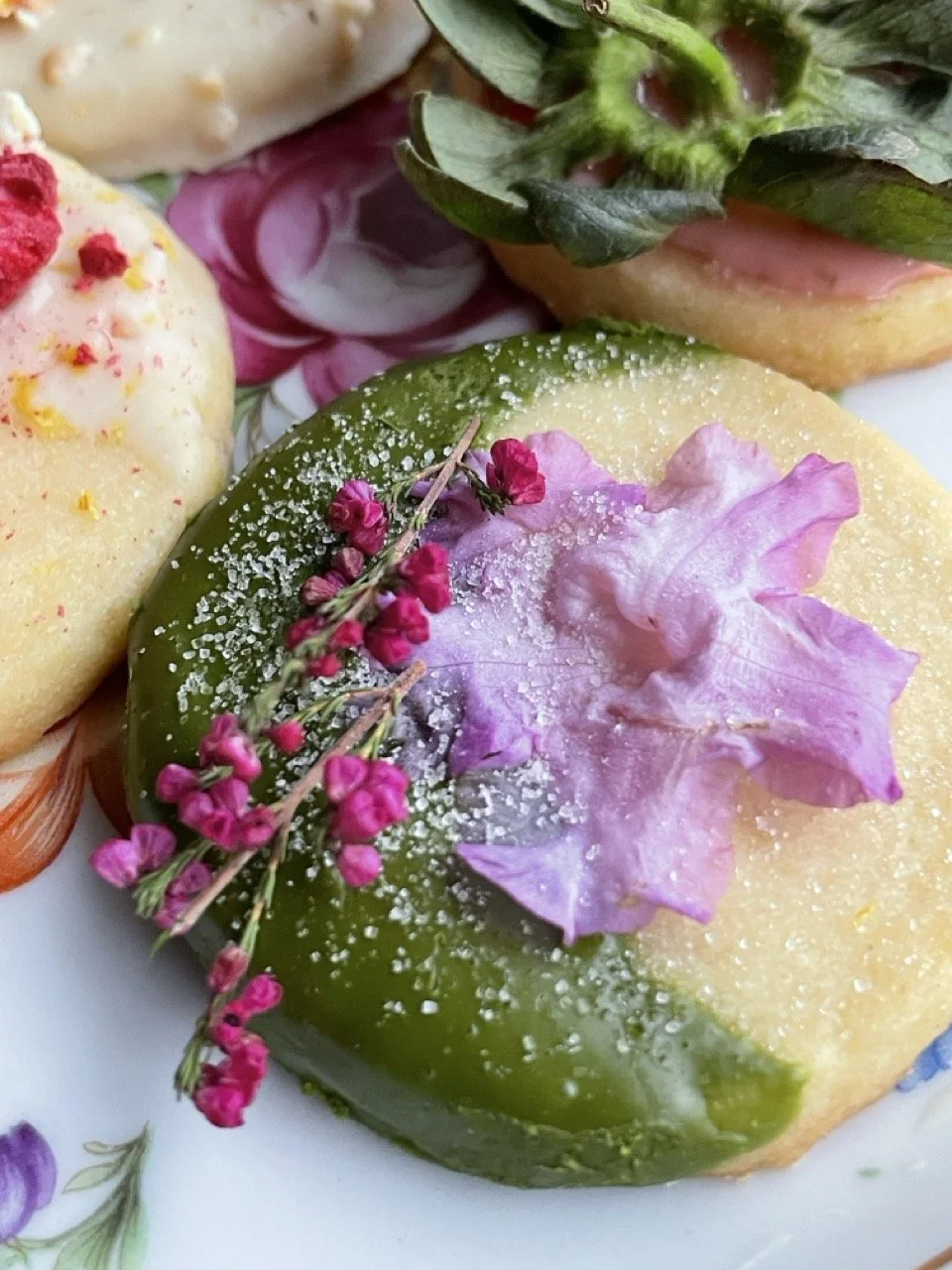 Matcha Dipped Shortbread (Cookies)