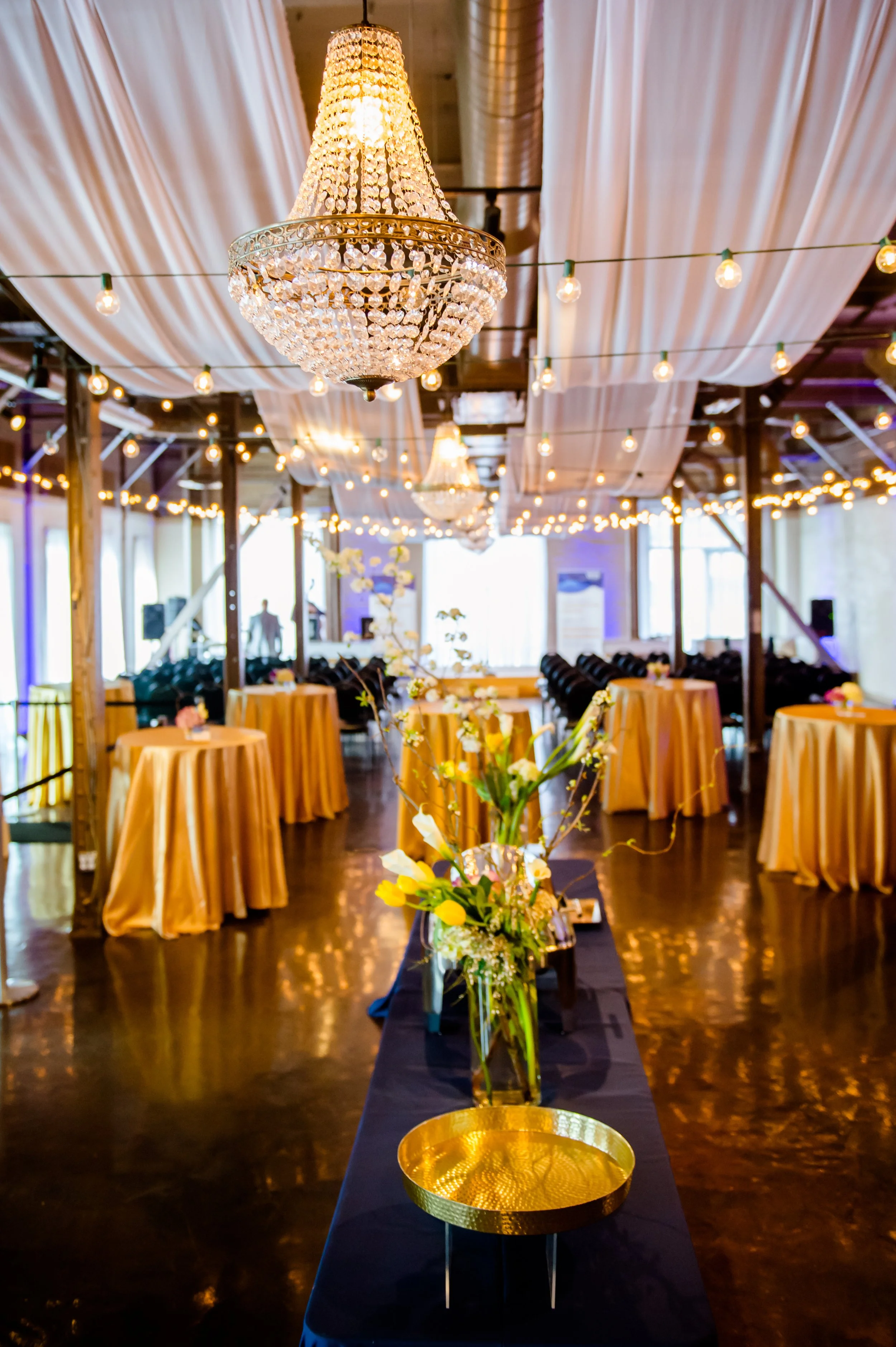 pierpont-place-wts-northern-utah-elegant-event-decor-chandeliers-salt-lake-city-venue.jpg