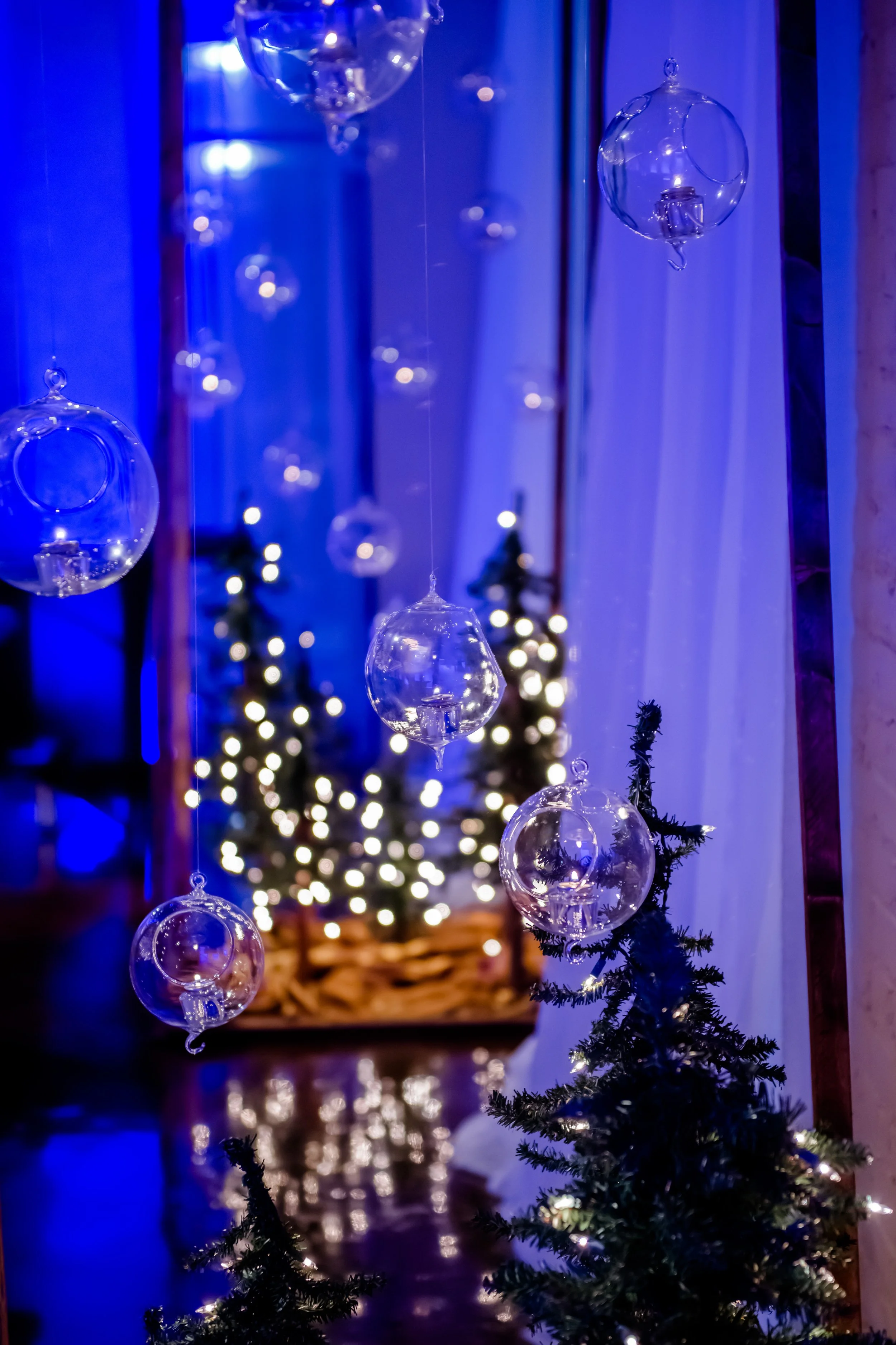 pierpont-place-holiday-decor-glass-ornaments-and-string-lights-salt-lake-city-venue.jpg