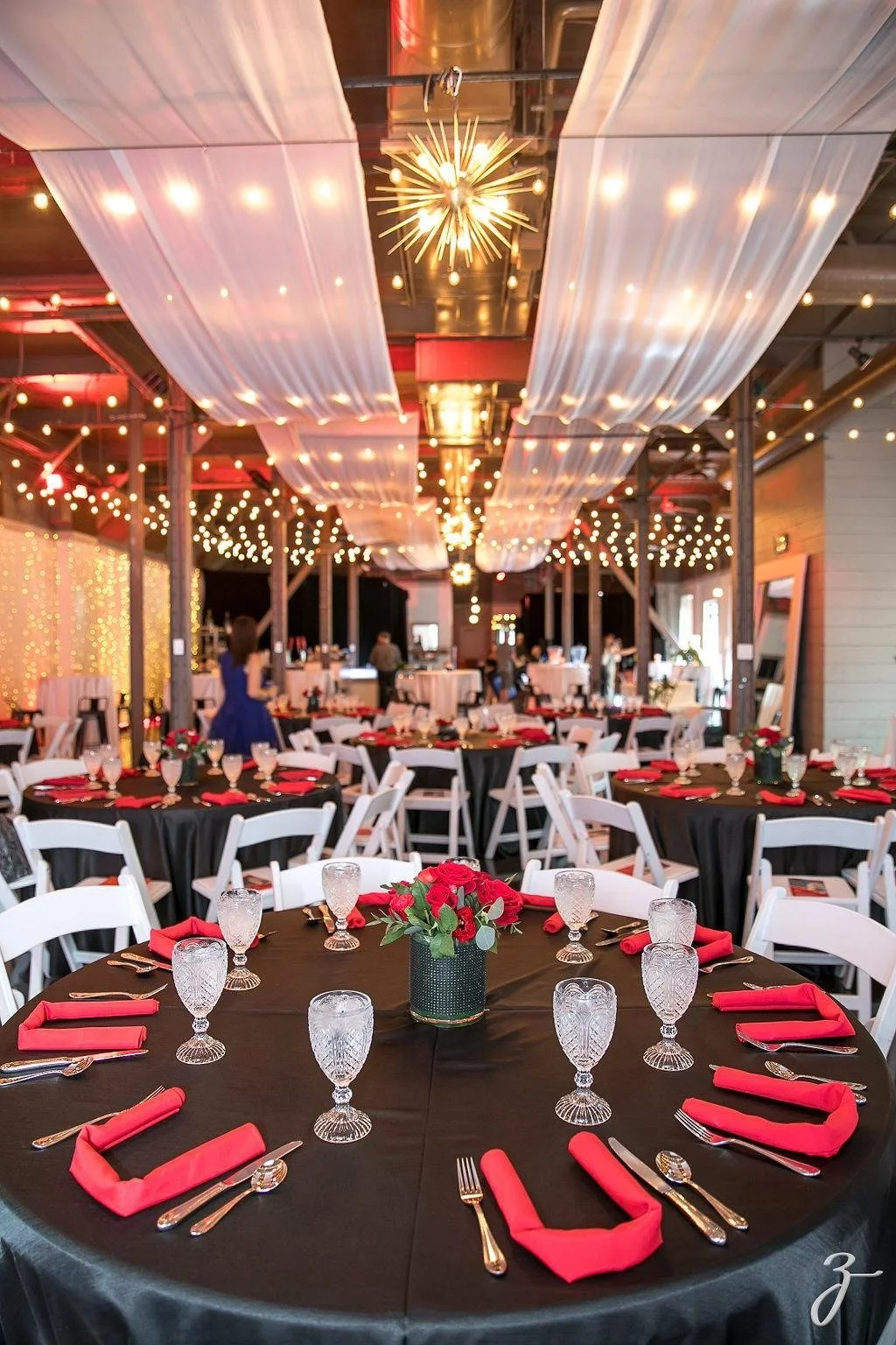 pierpont-place-elegant-event-décor-red-black-tablescape-salt-lake-city.jpg