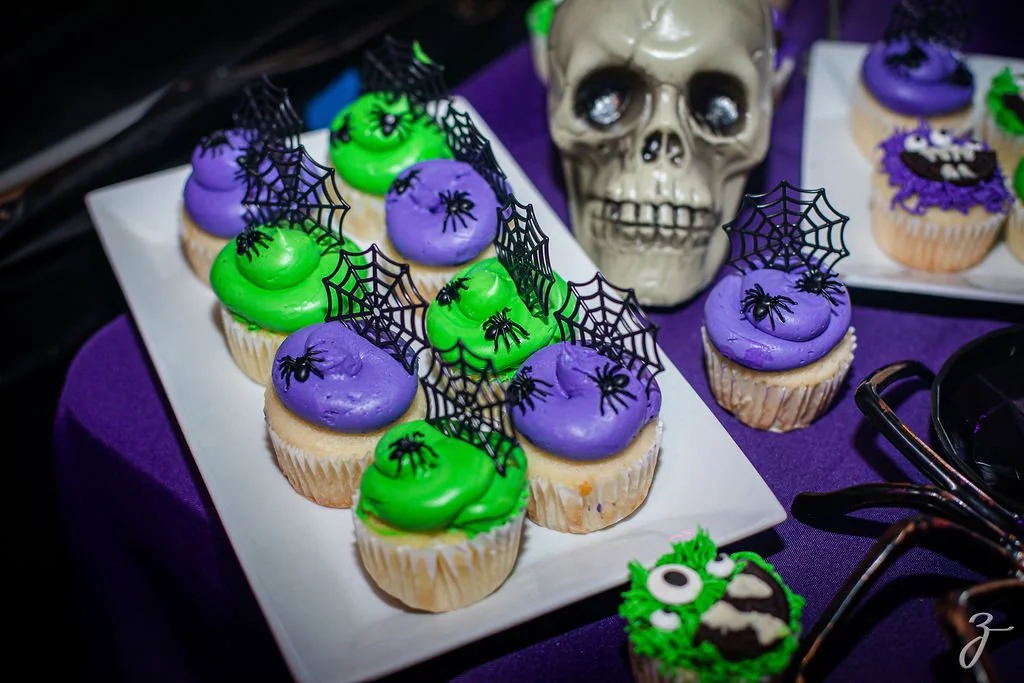 spooky-halloween-cupcakes-skull-decor-pierpont-place.jpeg