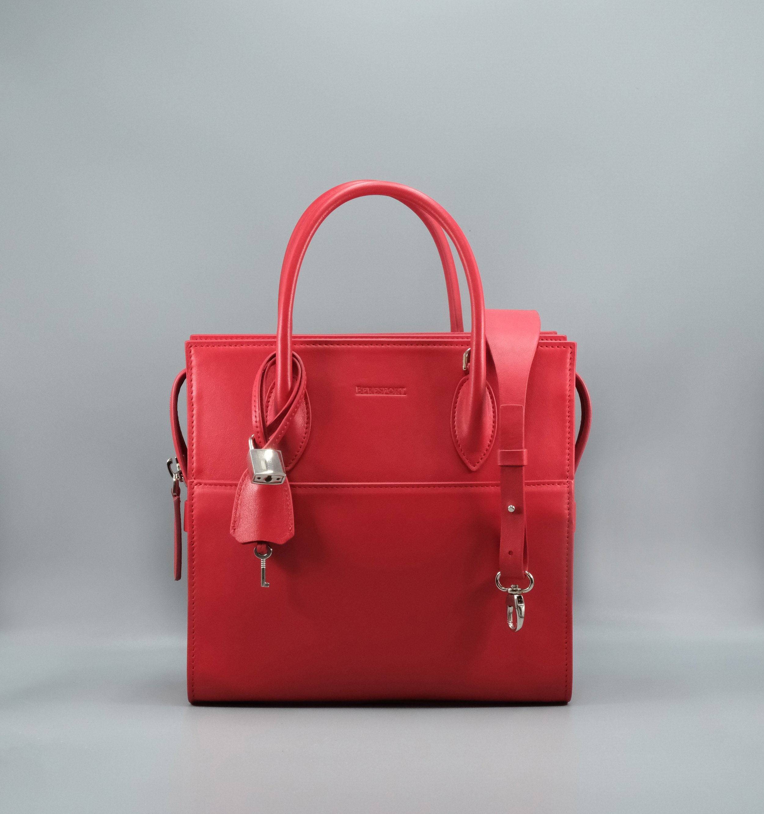 Gate Satchel in Red