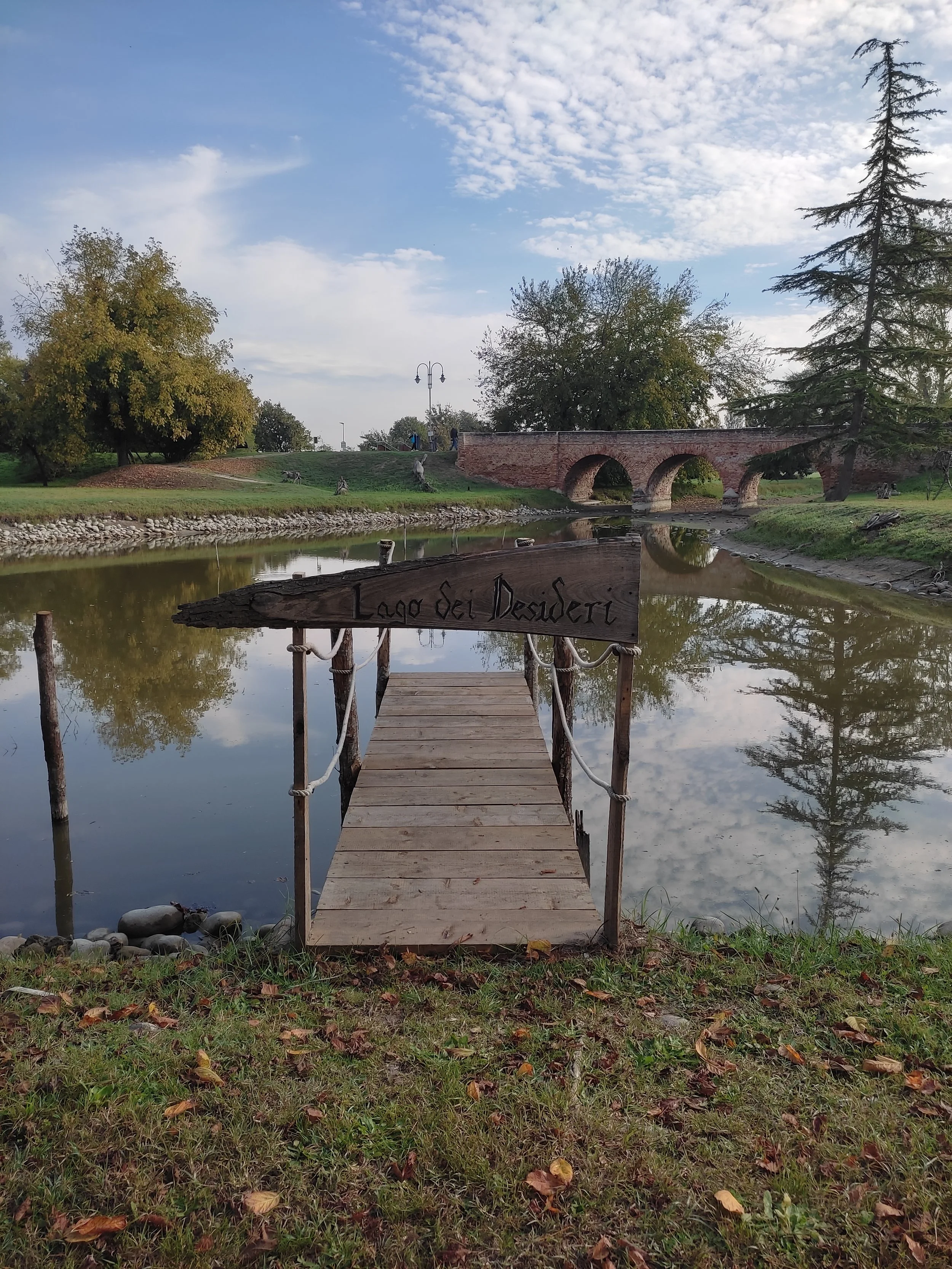 Sospeso sull'acqua.jpg