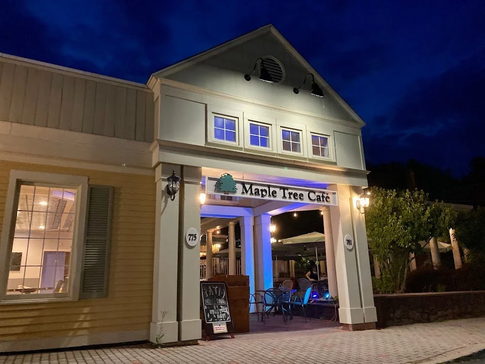 Maple Tree Cafe with Iron Horse