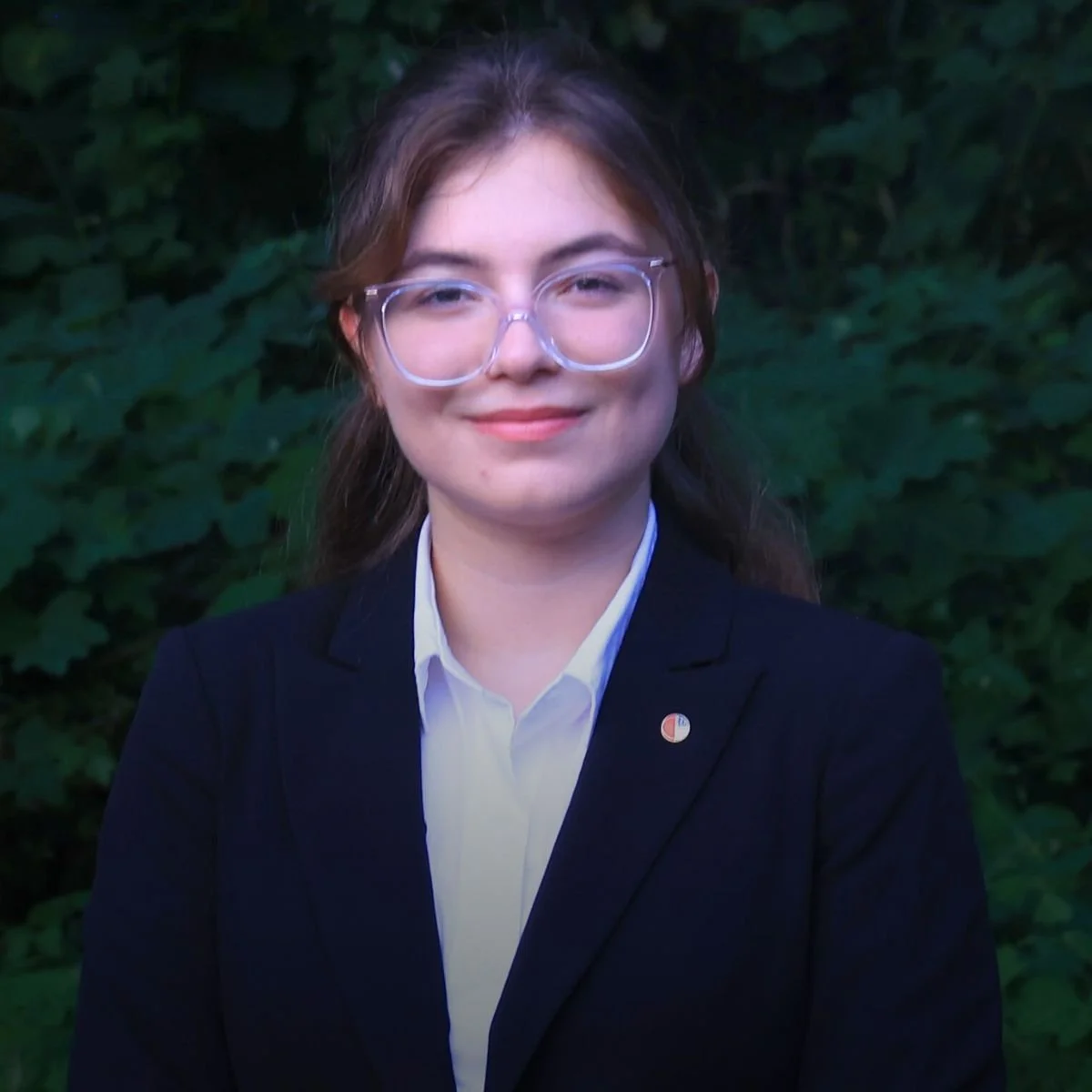 Zoë Hoksbergen headshot