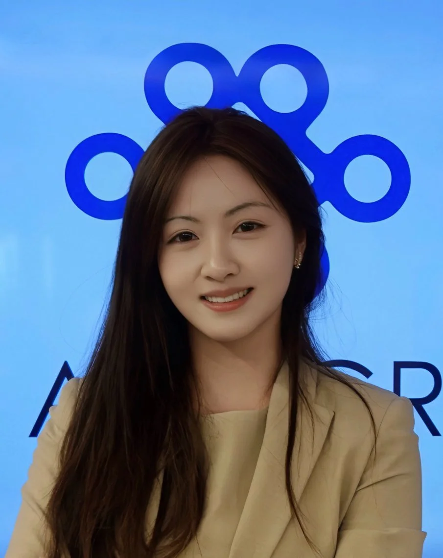 Liao Li Headshot