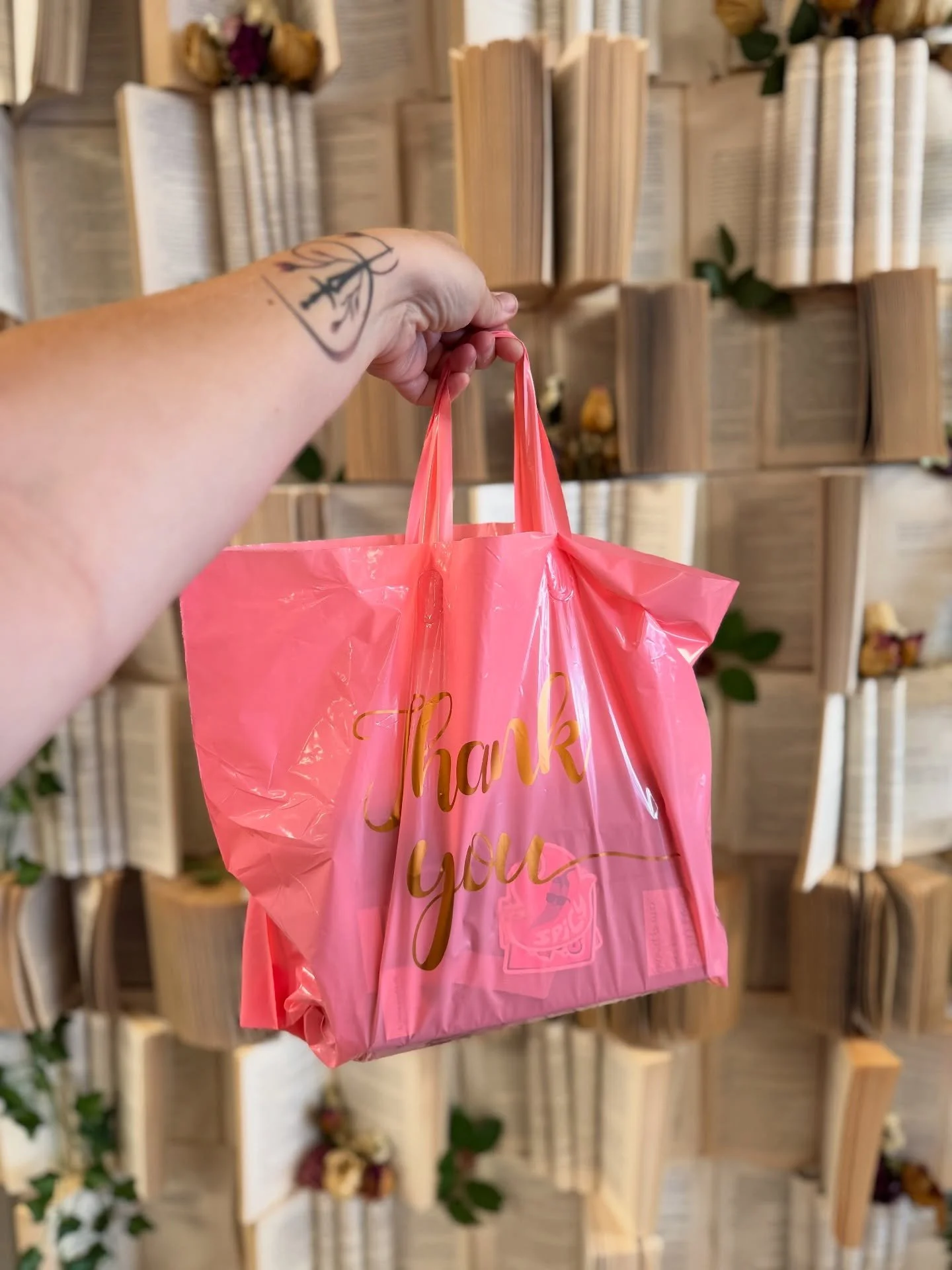 If you&rsquo;re in Indiana you&rsquo;ll want to check out @theroseromancebookstore - they have SO many indie authors. You love to see it 🥰

#bookstagram #indieauthorsofinstagram #indiebookstores