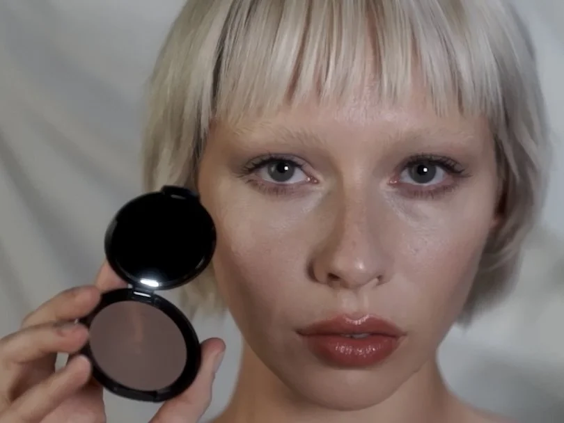 Cool-Toned Contour Campaign