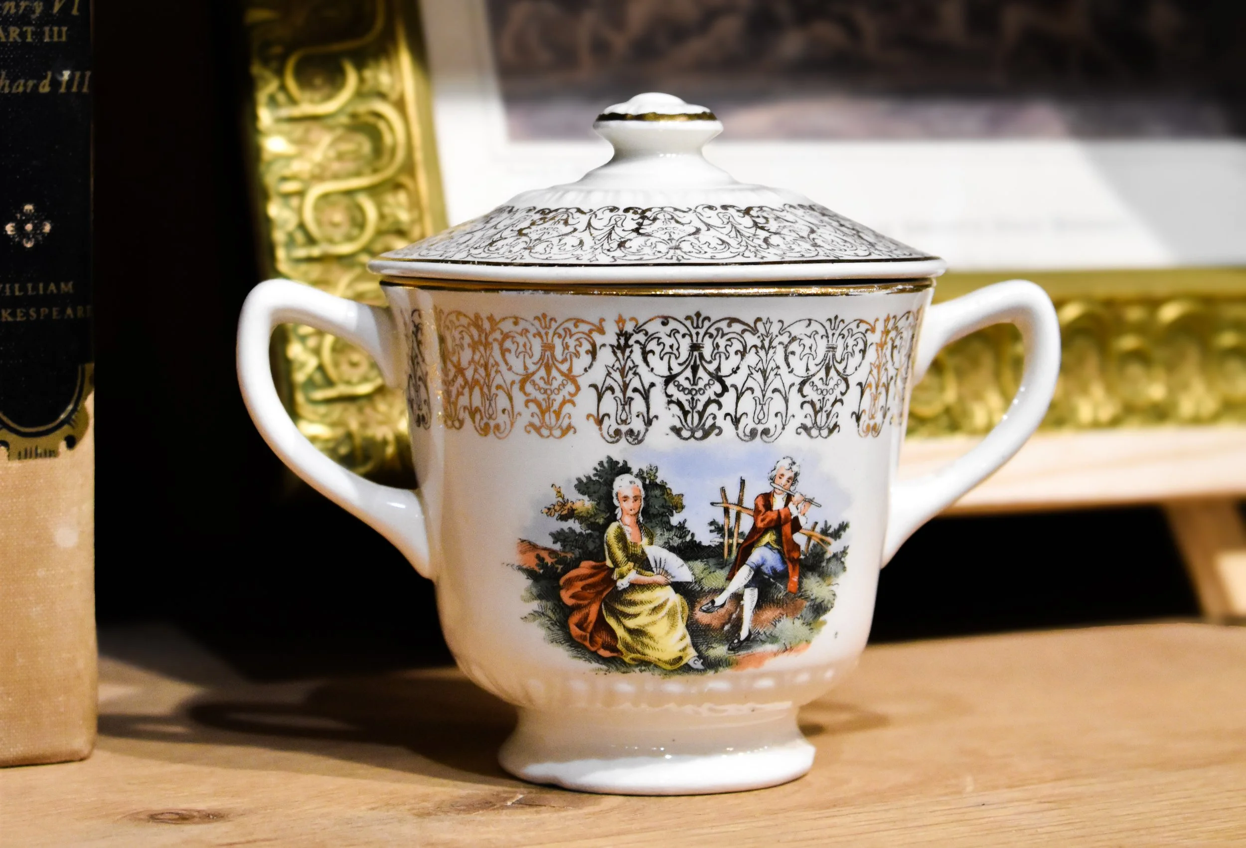 Nostalgia Vintique Market