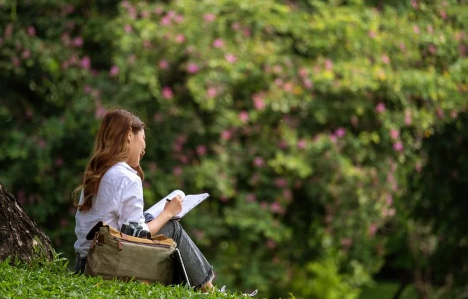 You Get to Be with Flowers: Writing with Flowering Plants with Anna Lena Phillips Bell