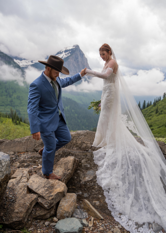 Grayson-Buckner-Media-East-Glacier-National-Park-Elopement-Cutbank-Field-Sun-Point (26).webp