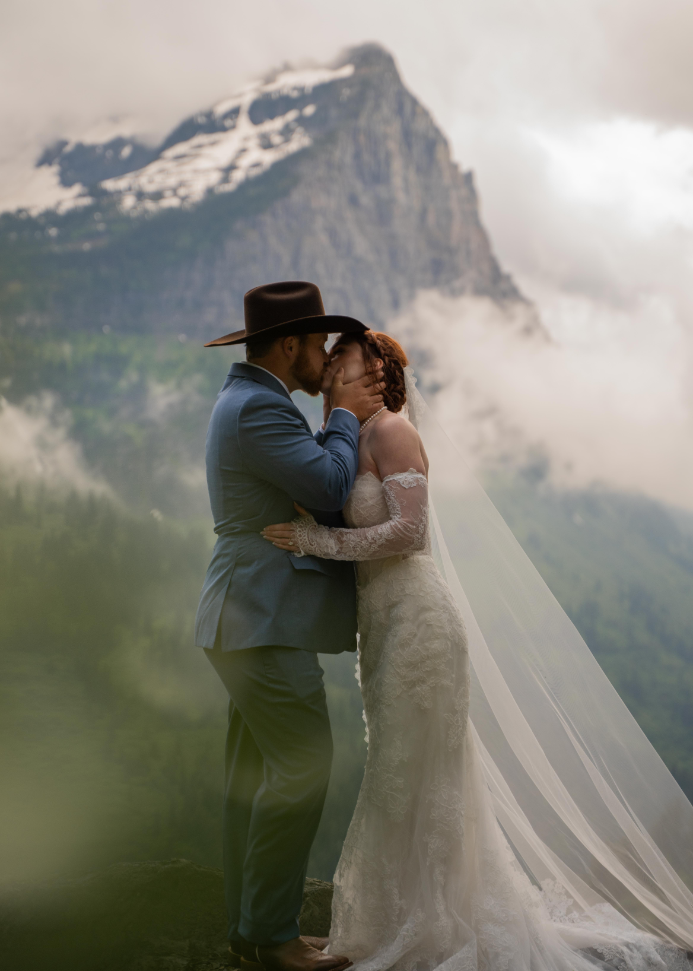 Grayson-Buckner-Media-East-Glacier-National-Park-Elopement-Cutbank-Field-Sun-Point (23).webp