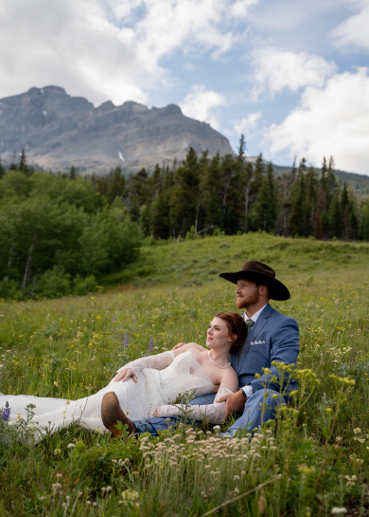 Grayson-Buckner-Media-East-Glacier-National-Park-Elopement-Cutbank-Field-Sun-Point (9).webp