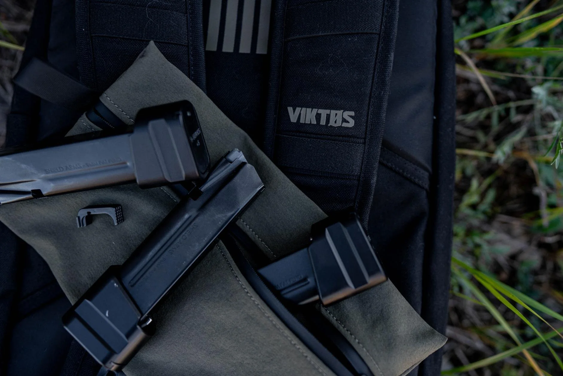 S15-combo-8-Glock-43x-alpine-bag-viktos-2011.jpg