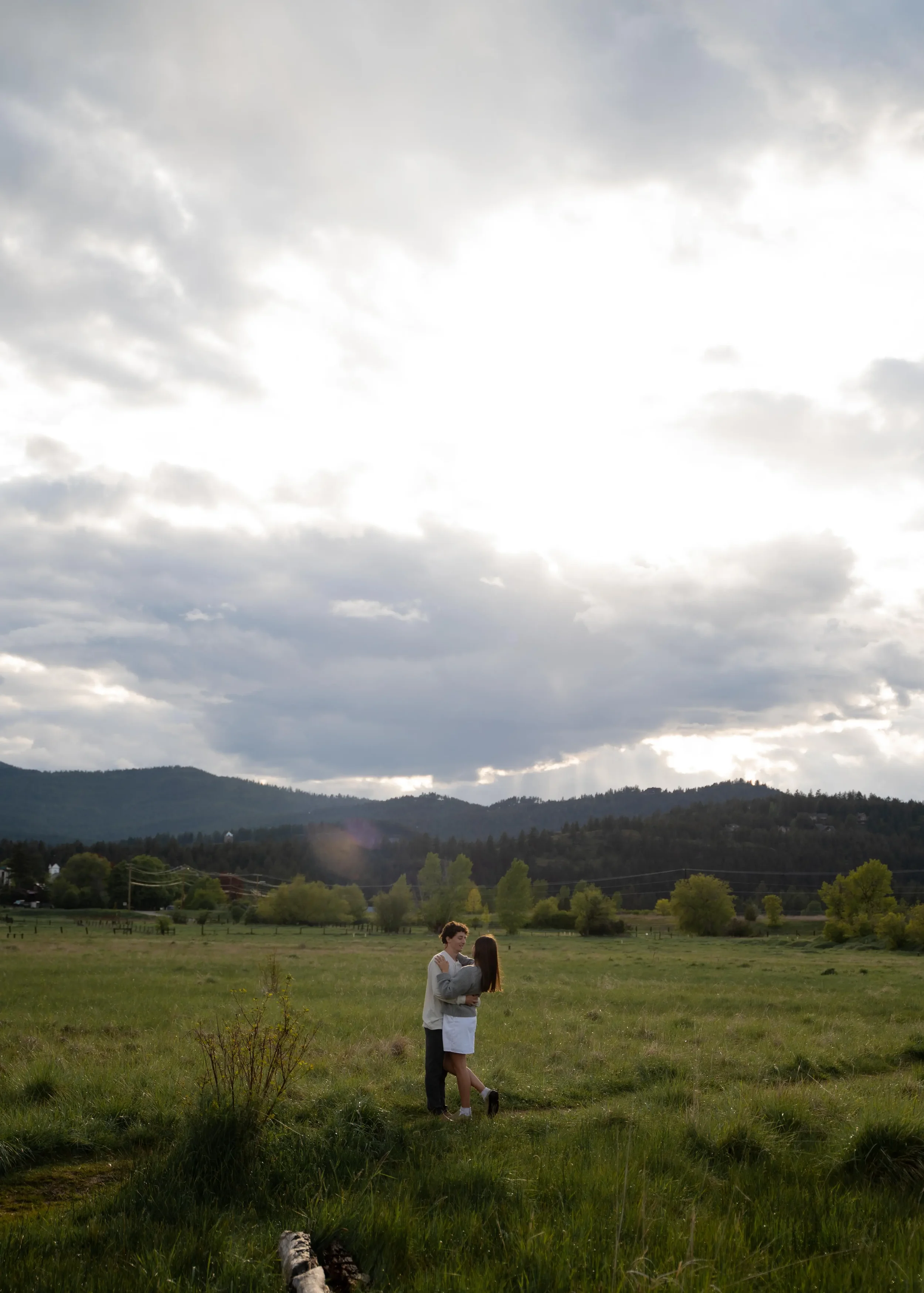 Flathead-Lake-Engagment-Somers-Beach-Montana-Grayson-Buckner-Media (13).webp