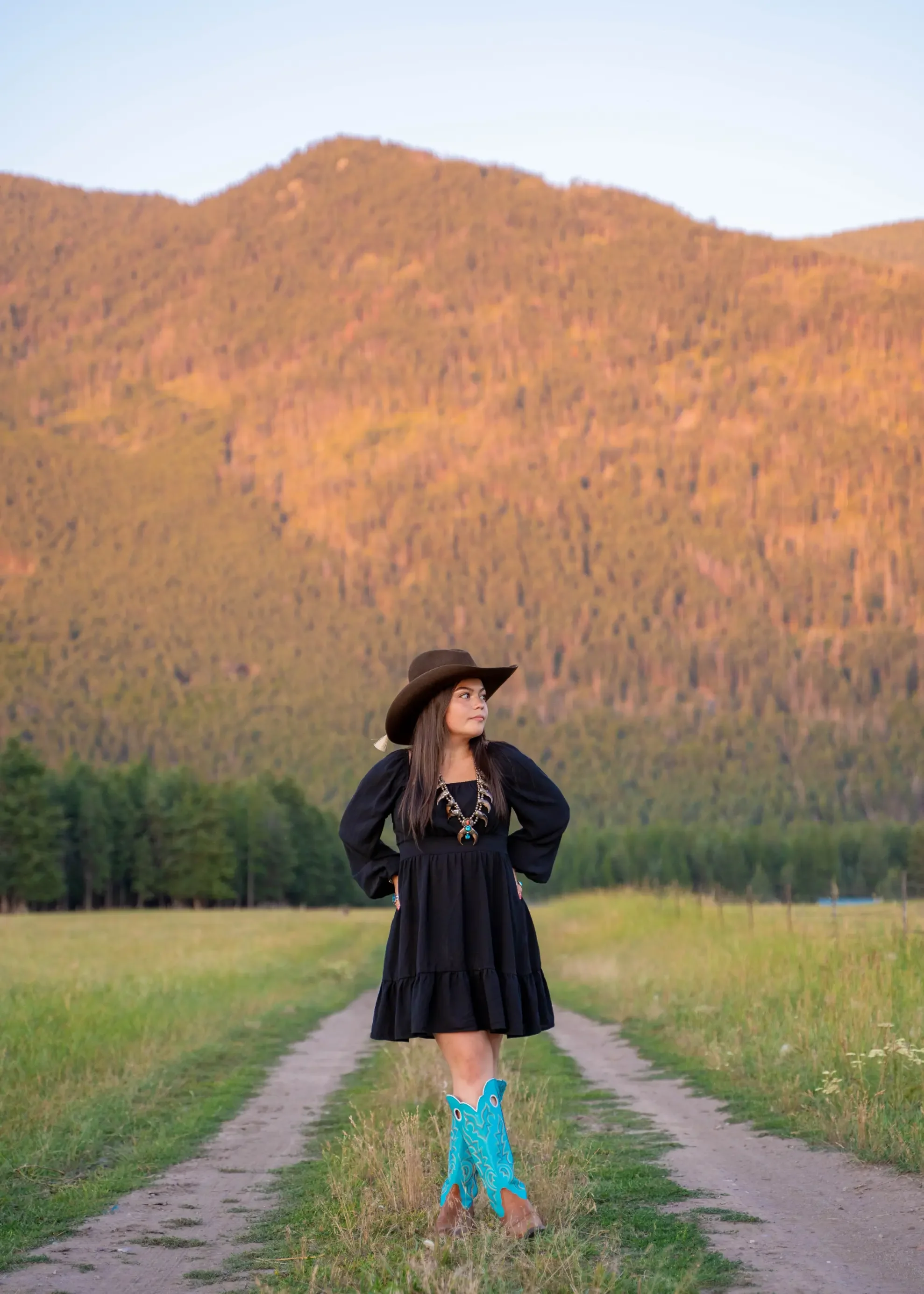 Kalispell-Senior-Photoshoot-Western-Mountains (14).webp