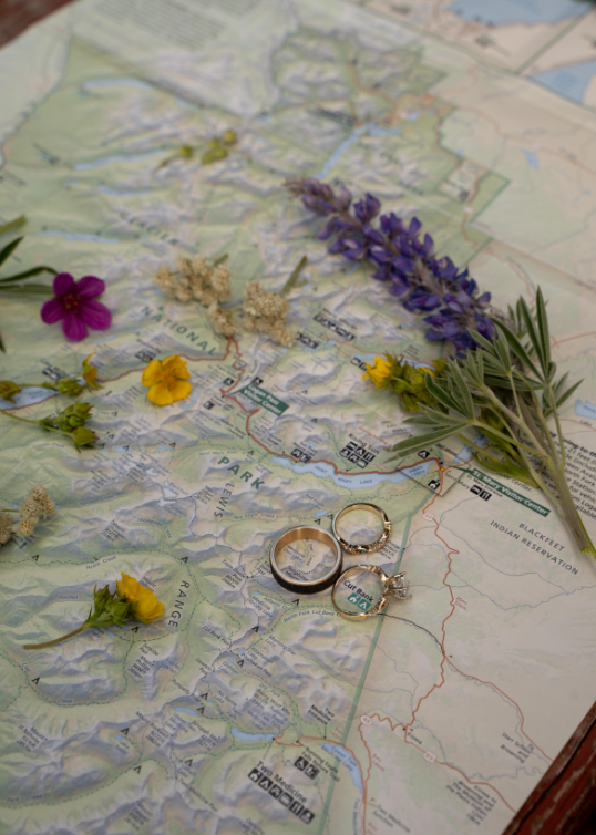 Grayson-Buckner-Media-East-Glacier-National-Park-Elopement-Cutbank-Field-Sun-Point (13).webp