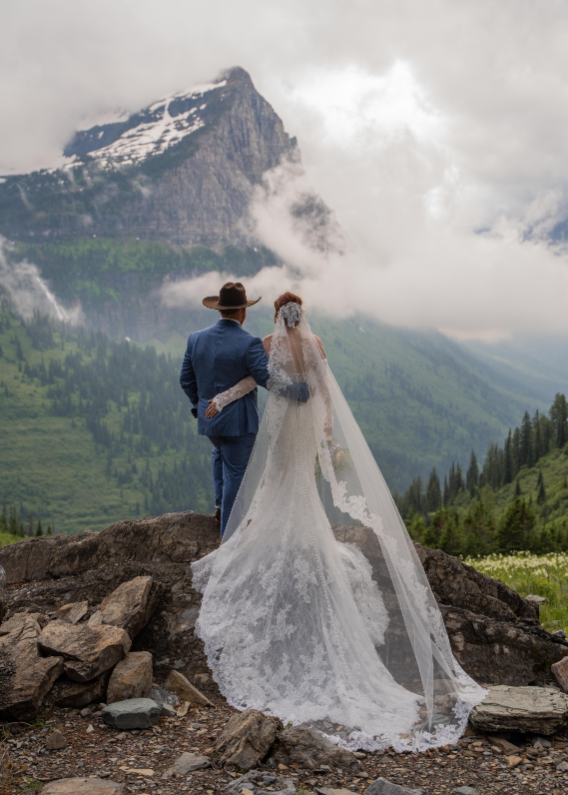 Grayson-Buckner-Media-East-Glacier-National-Park-Elopement-Cutbank-Field-Sun-Point (24).webp