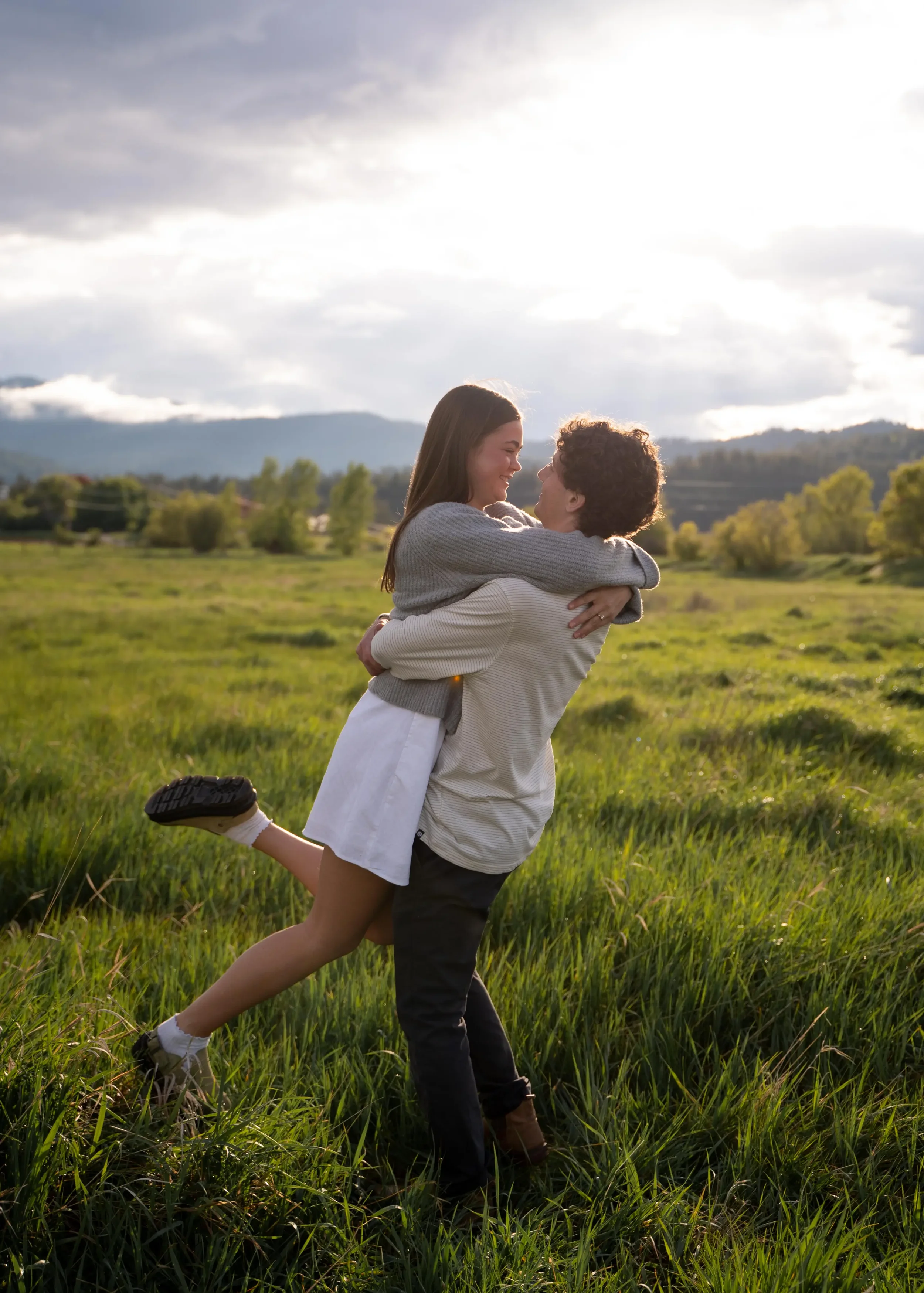 Flathead-Lake-Engagment-Somers-Beach-Montana-Grayson-Buckner-Media (7).webp
