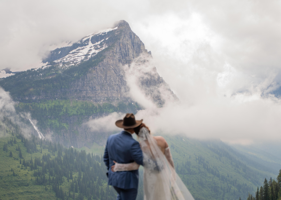 Grayson-Buckner-Media-East-Glacier-National-Park-Elopement-Cutbank-Field-Sun-Point (25).webp