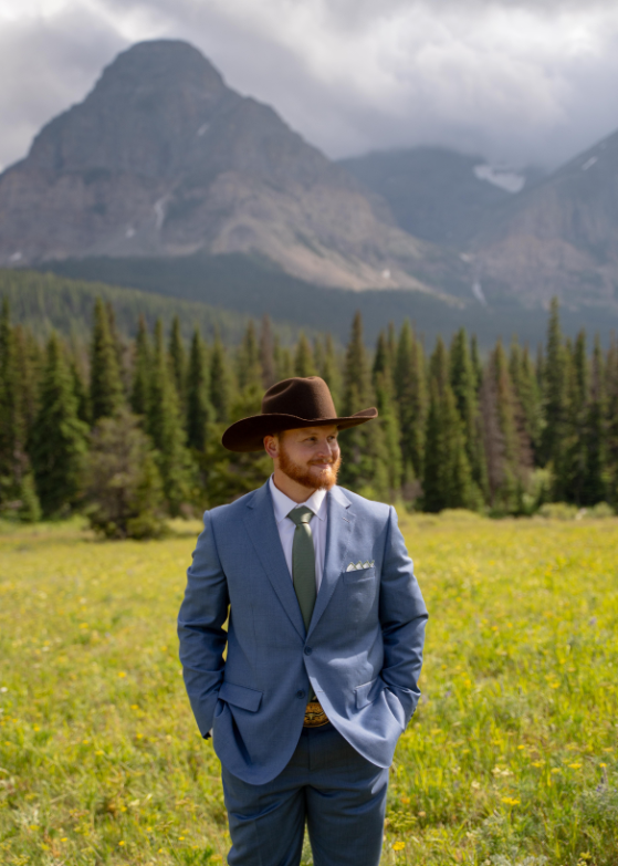 Grayson-Buckner-Media-East-Glacier-National-Park-Elopement-Cutbank-Field-Sun-Point (12).webp