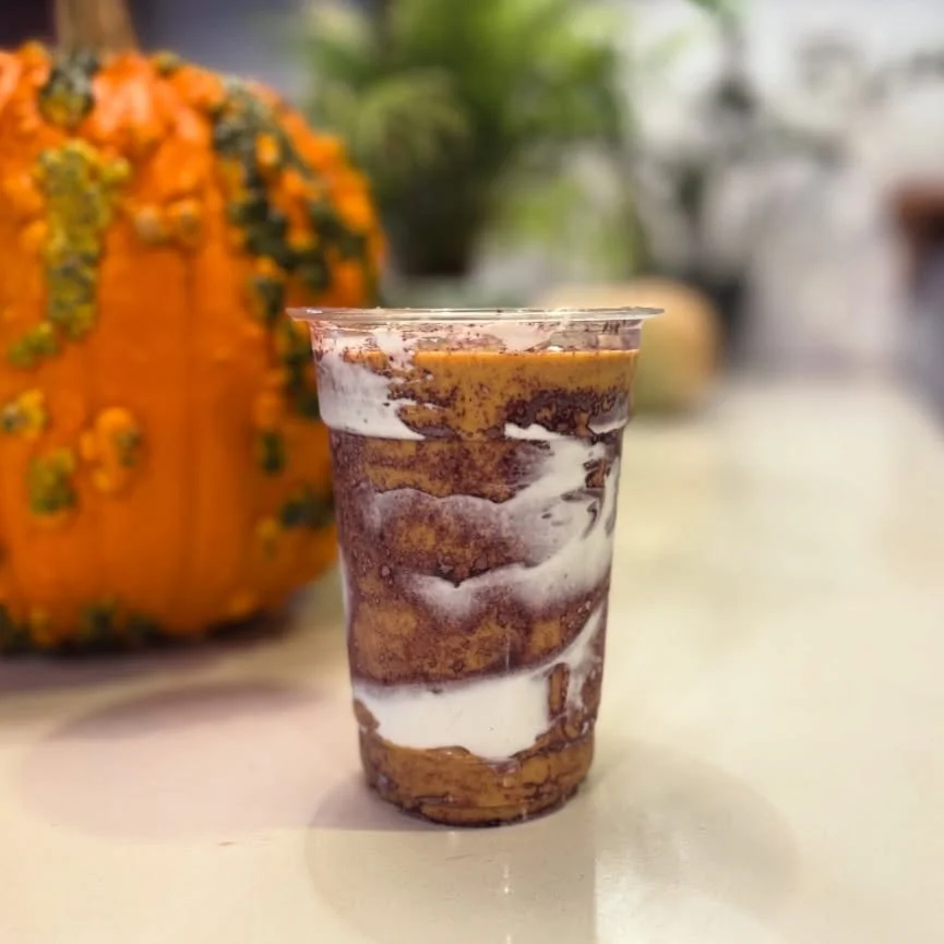 THE MUMMY! Have you tried it yet? 🎃 
 [ pumpkin &bull; dates &bull; banana &bull; spices &bull; ginger &bull; almond butter &bull; coconut milk &bull; cultured coconut yogurt &bull; purple corn powder ]