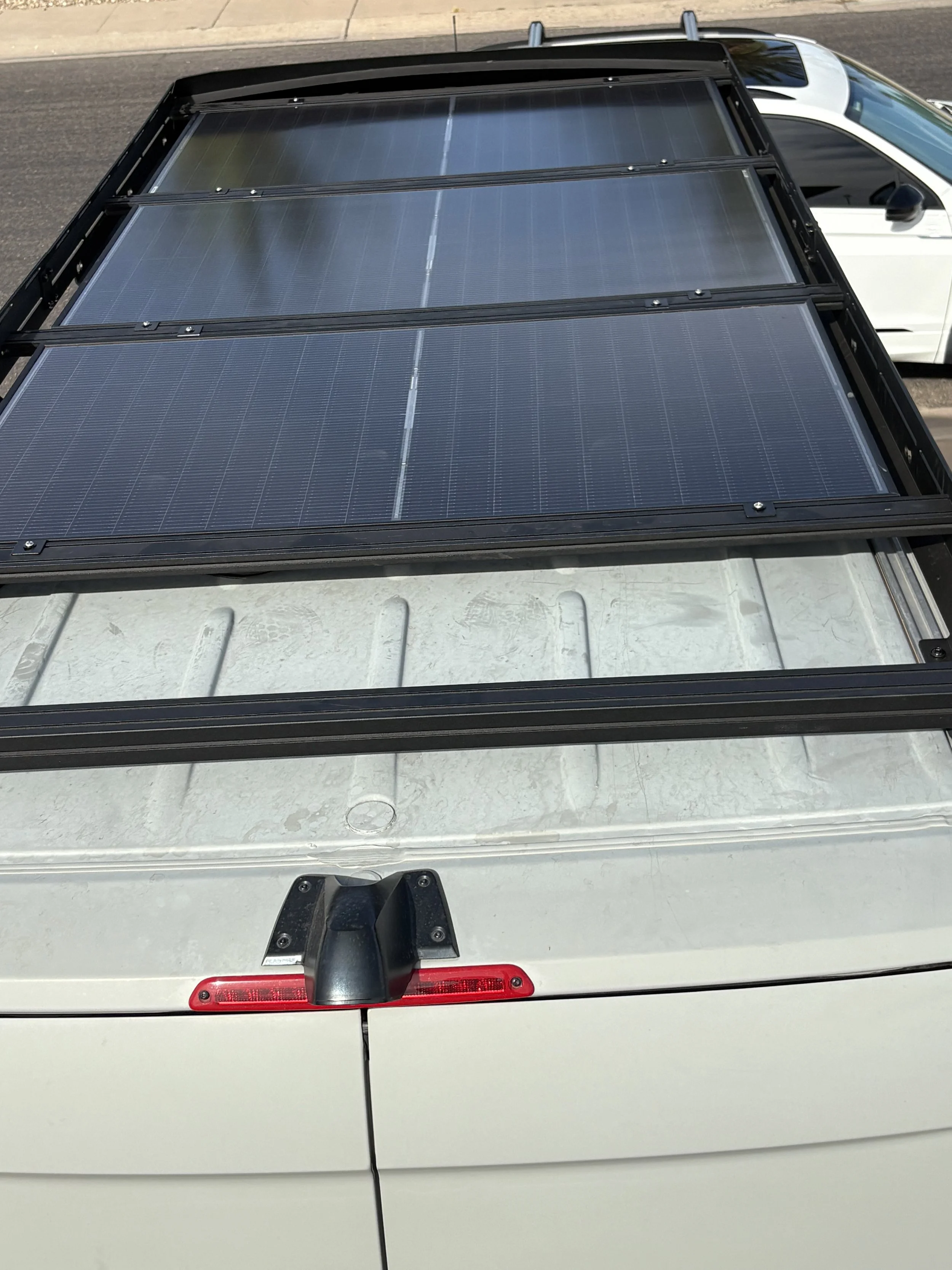600W solar array on roof-rack mount