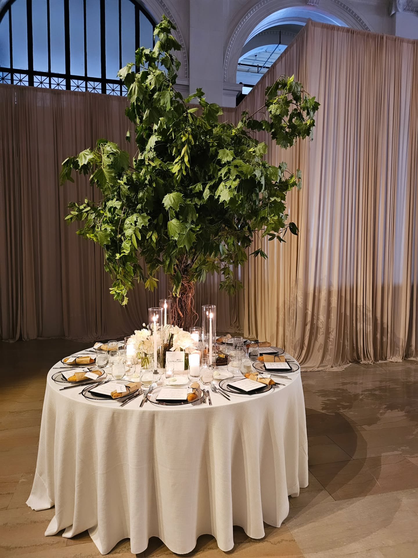 Yesterday was a lovely day. I don't know if anyone saw the sunset last night, but as I was driving now, the sky was absolutely gorgeous.  It was the perfect ending to an amazing event!

That drape was the perfect backdrop @eventsandbeyondmi