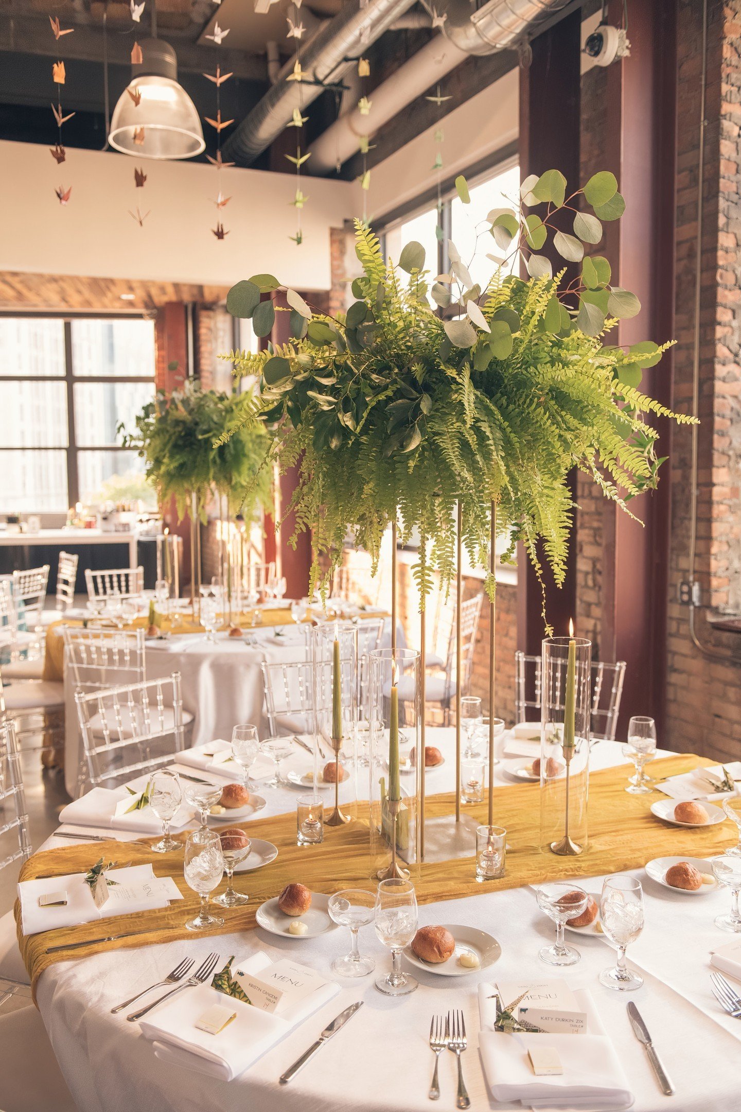 Does anyone else think ferns are underrated? Or is that just me....

photo // ryansouthen.com
venue // @rockeventsdetroit
planning // @purplecloverevents