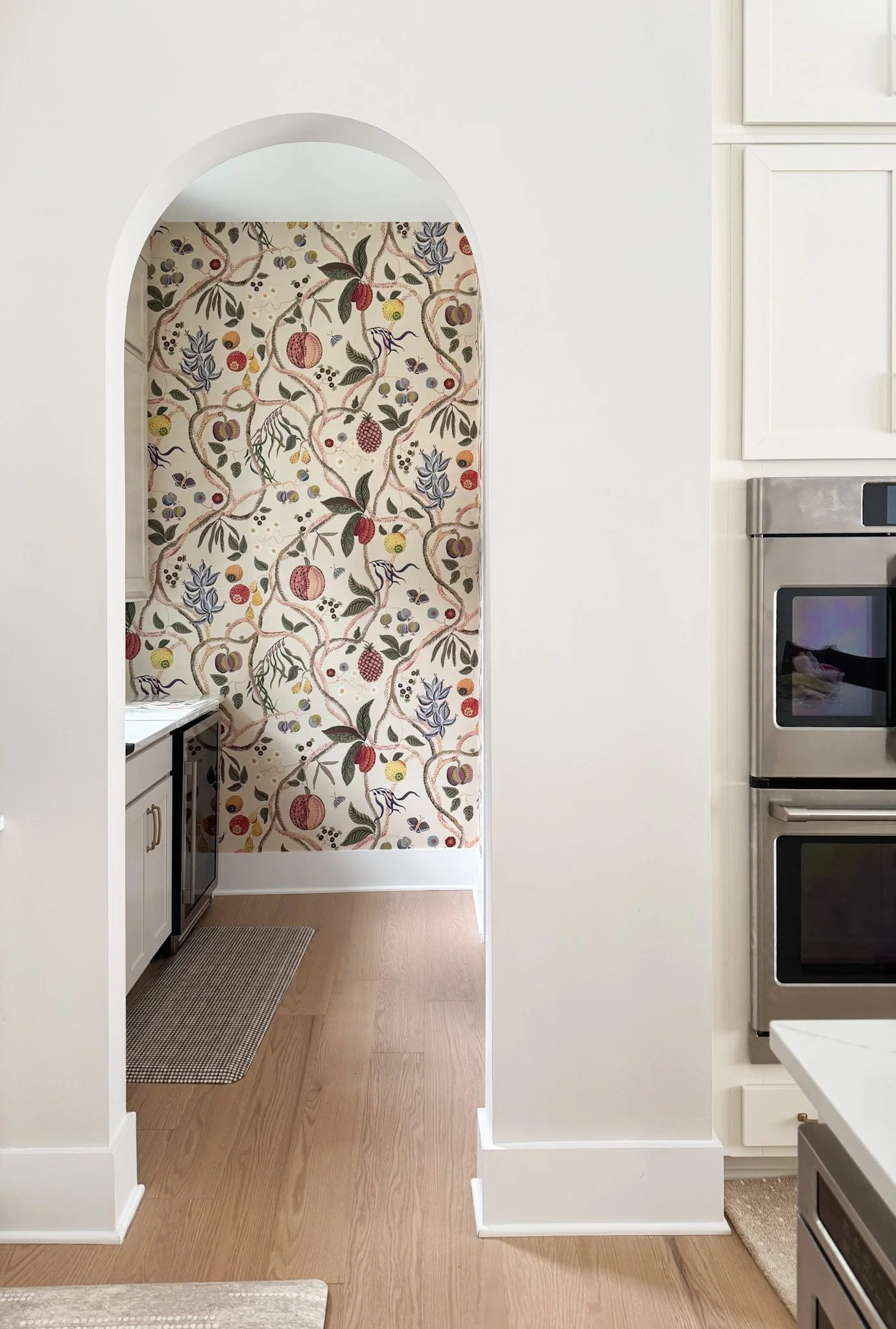 WALLPAPER THAT TRANSFORMS