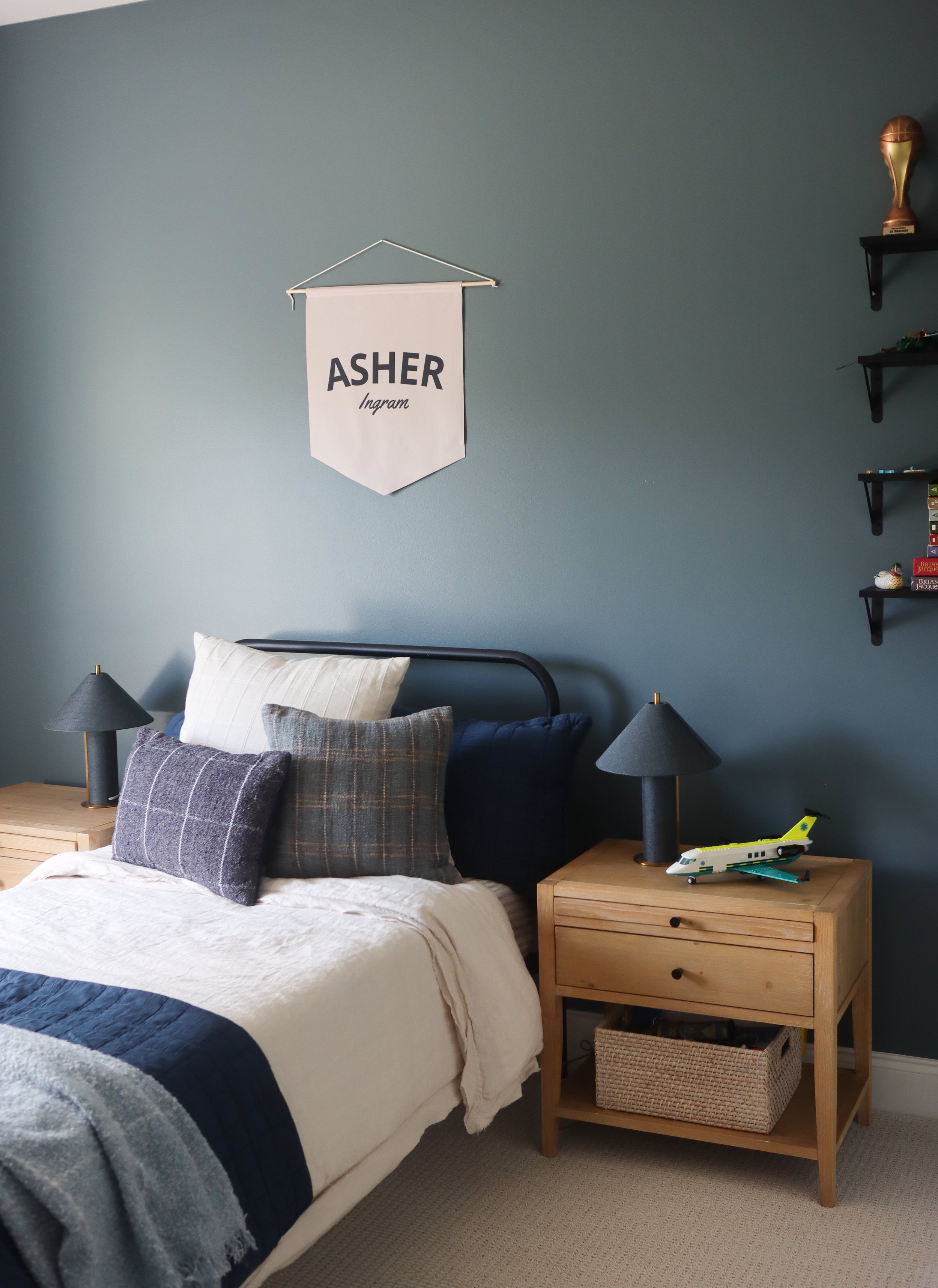 Light Wood Boys Bedroom Design
