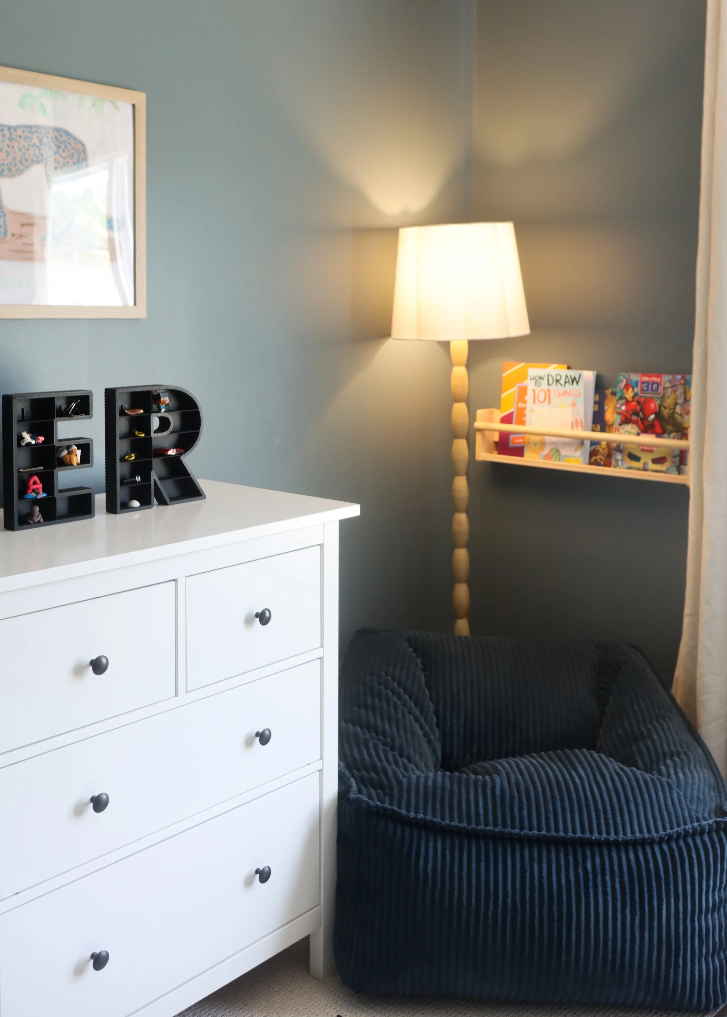 Cozy Reading Nook Kids Bedroom