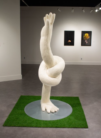 Lauren Statue.png