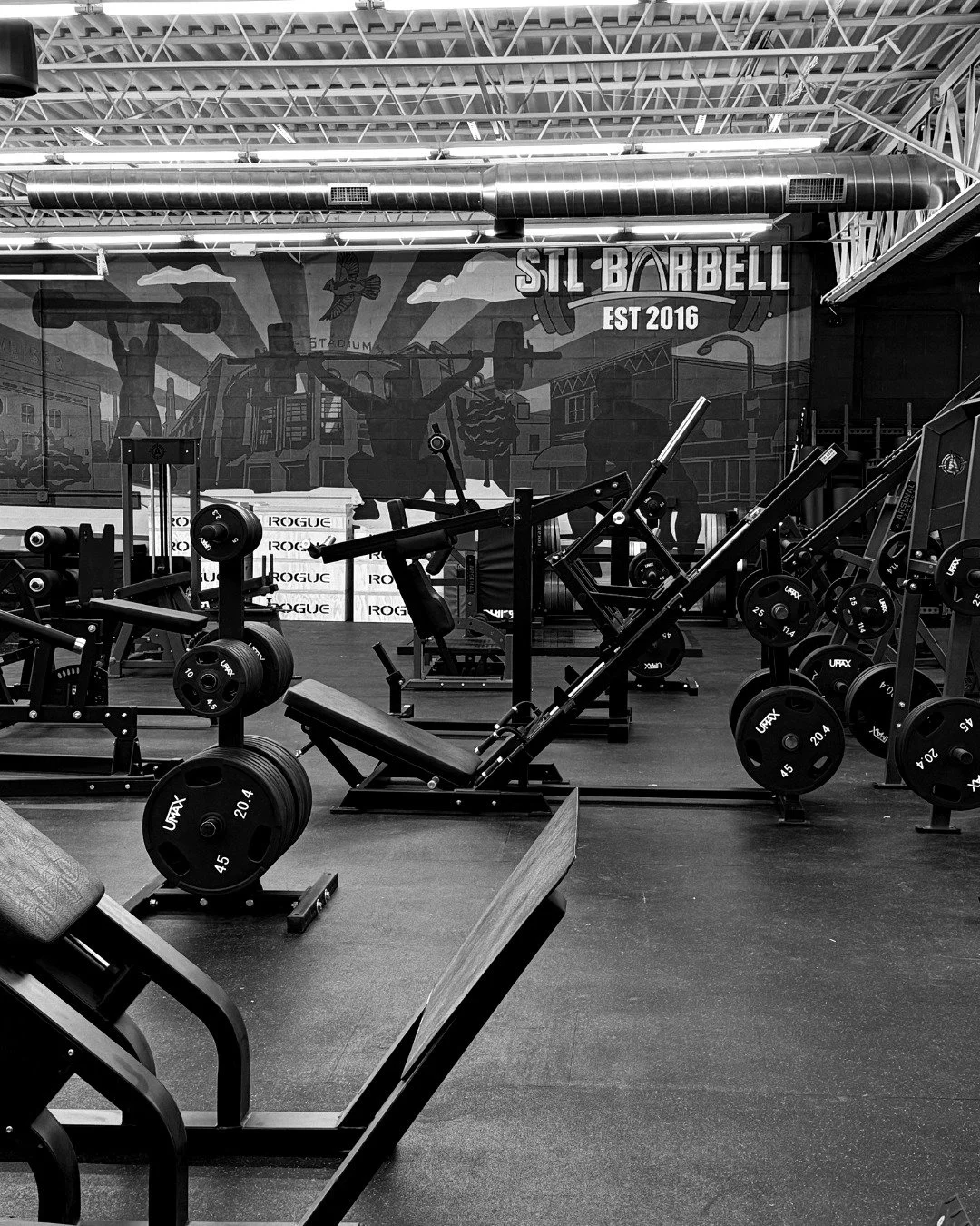 10,000 sq. ft. of serious training space 🔥

We took the things people love about their favorite gyms, removed the common frustrations, and built STL Barbell around what actually matters: great equipment, an intentional layout, and a space where ever