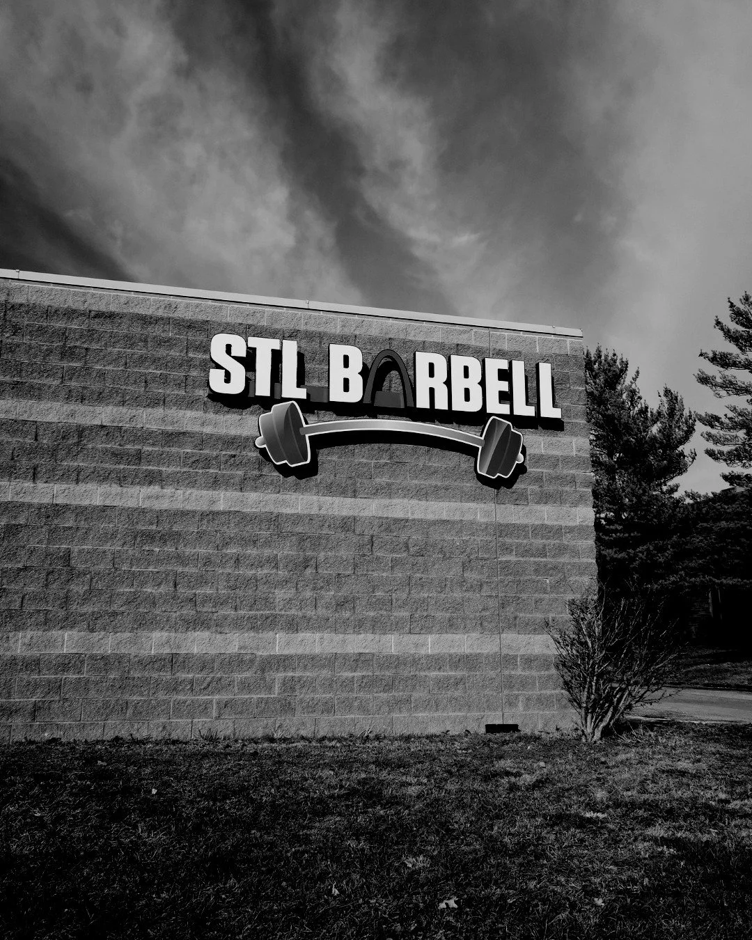 Want to see the gym before you join? 👀

Since STL Barbell is a self-service gym, we ask that you schedule a free tour during our designated tour hours before visiting.

Come check out the equipment, explore the space, and get a feel for the gym befo