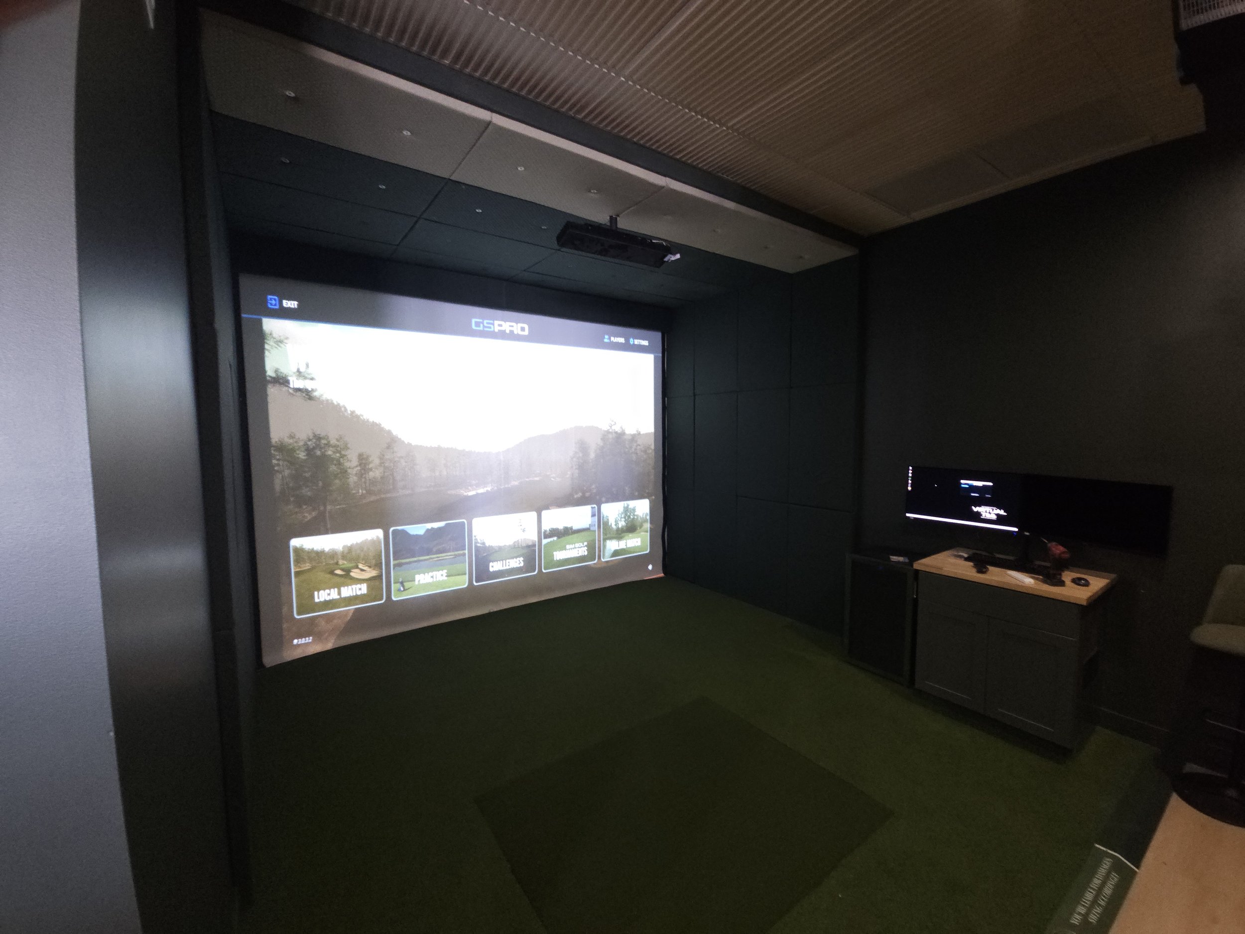 Golf Simulator for right handed player in Kansas City