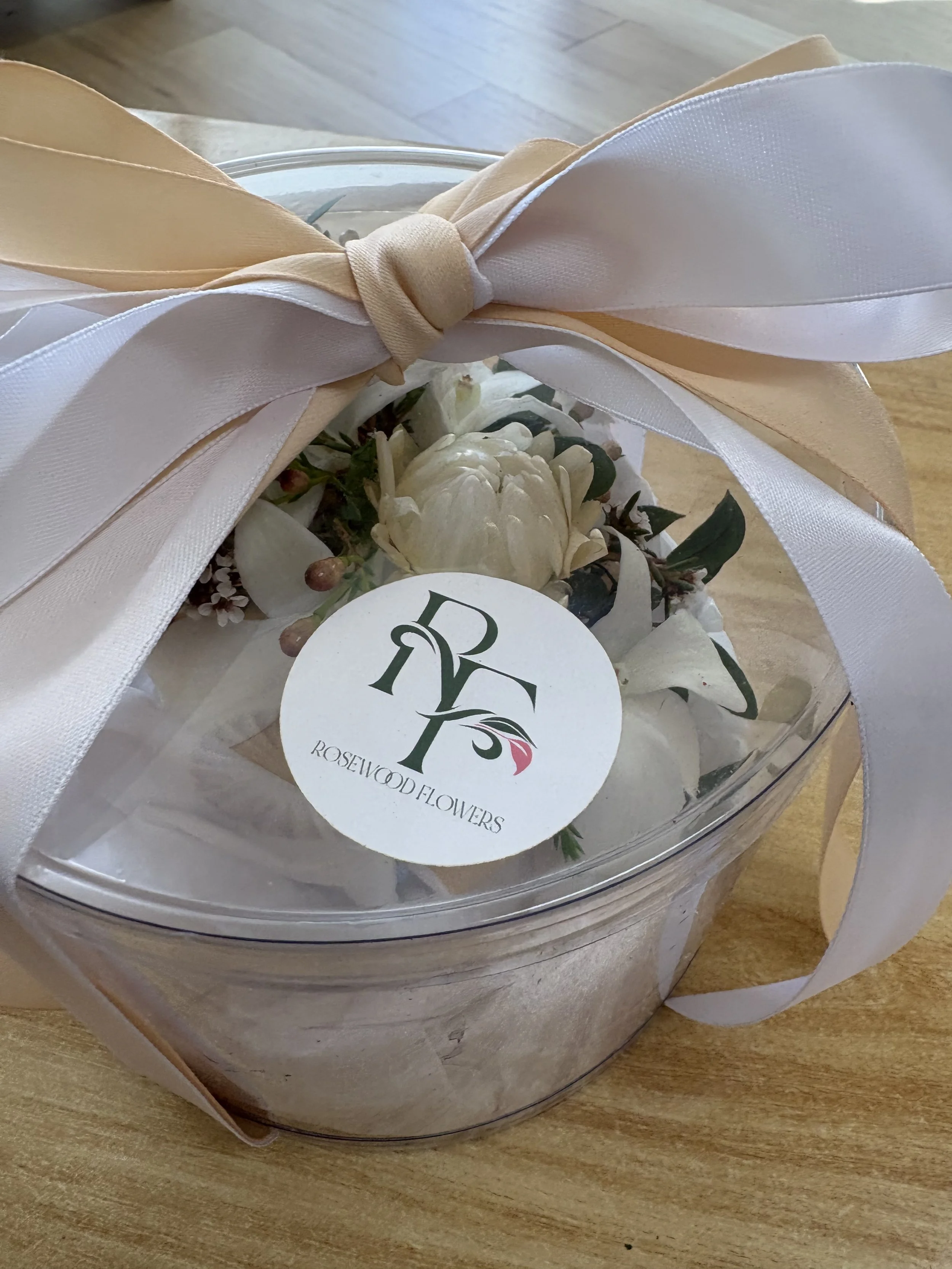 corsage box 2.jpg