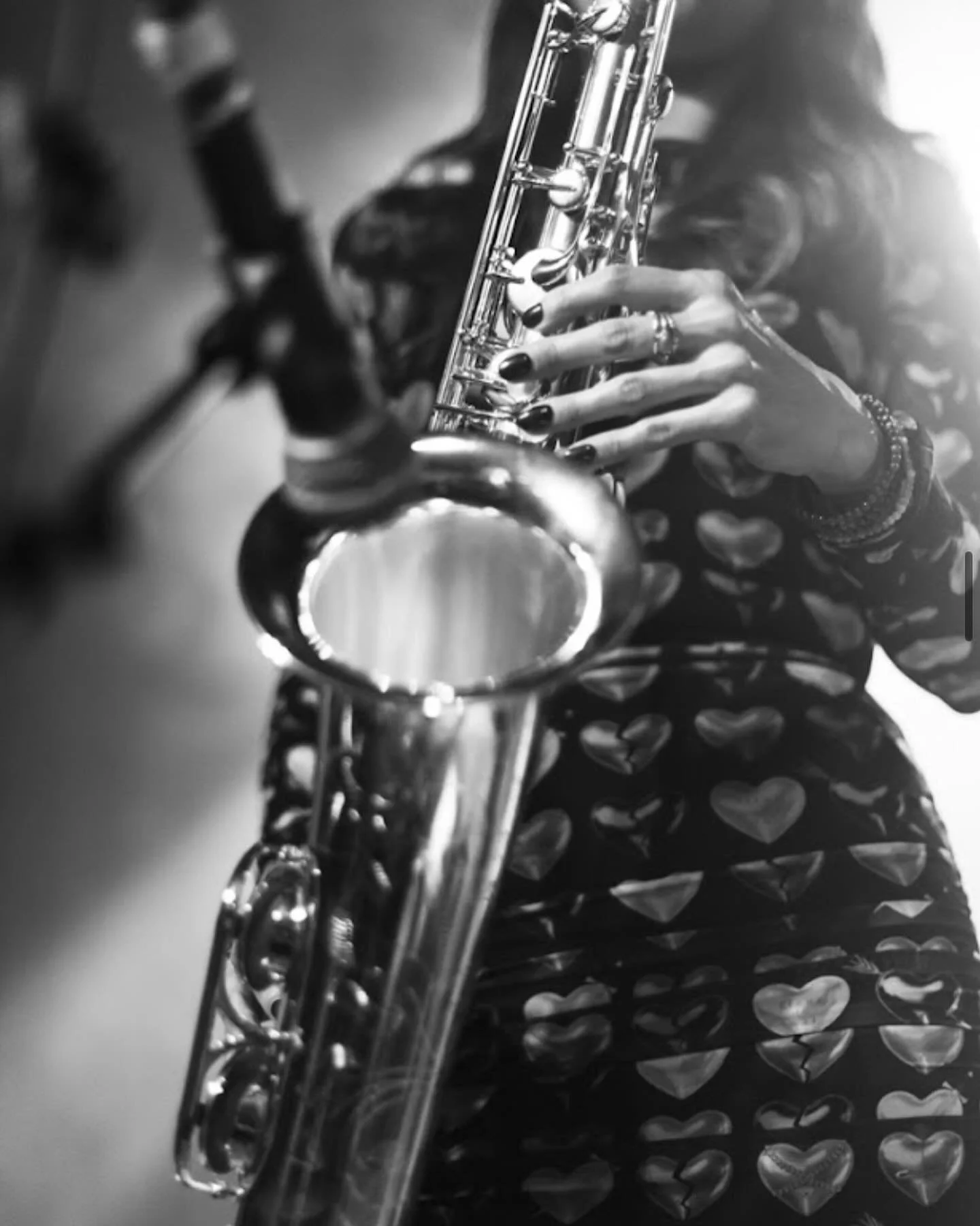 from our last show of tour in london !! @deathvalleygirls 🖤 

our next show is 7/18 @belascola with @therealbratmobile 

📸 by Keira Anee