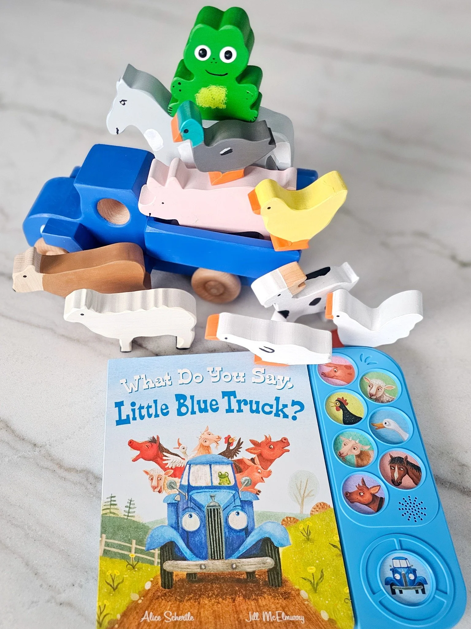 🚚🐷🦆 Our Little Blue Truck set handcrafted with love by the Friendly Woodworker! 🩵🌳📖