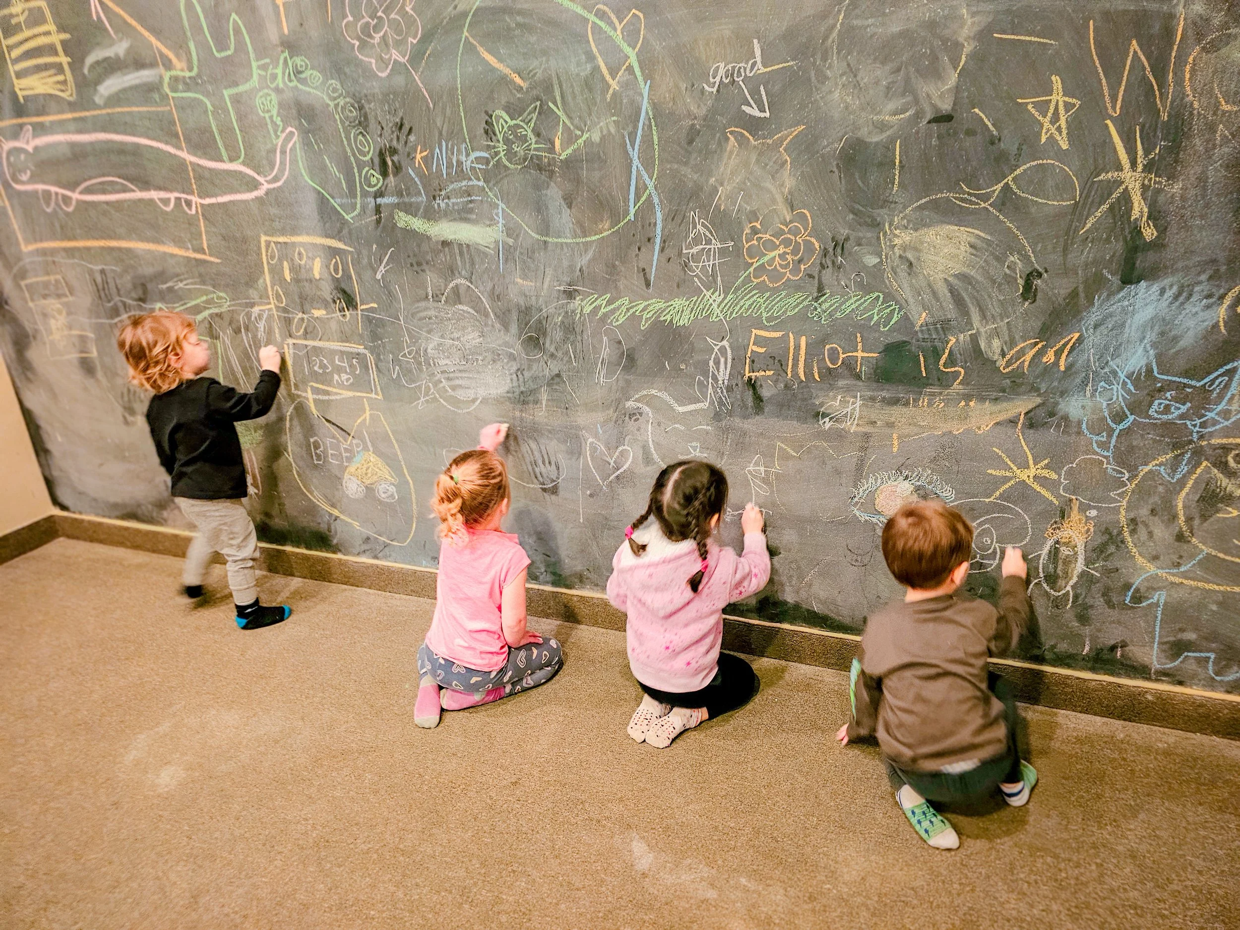 Little artists at work at playgroup 🎨🖍️
