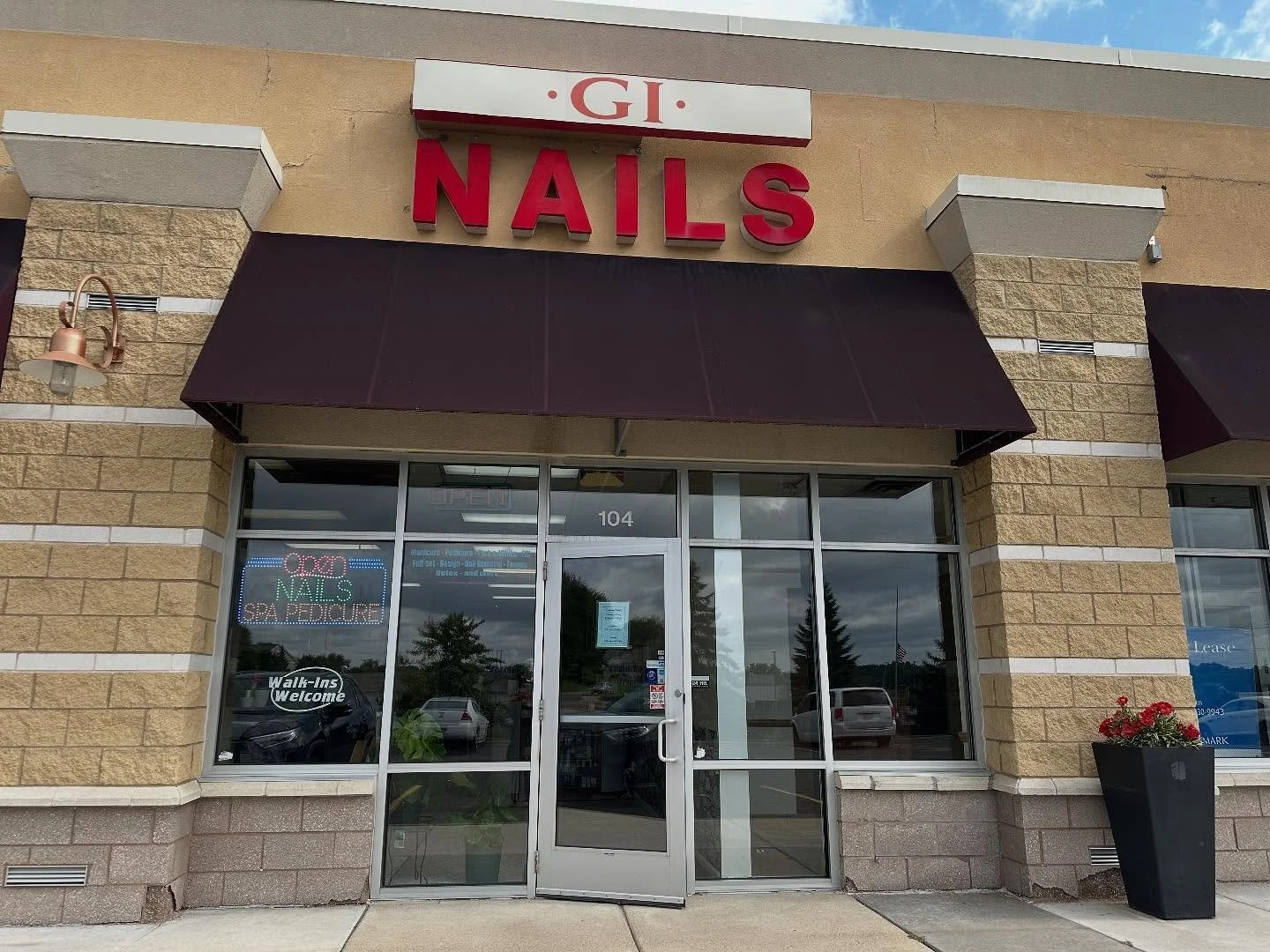 1275 County Rd D E Suite 104,  Maplewood, MN 55109