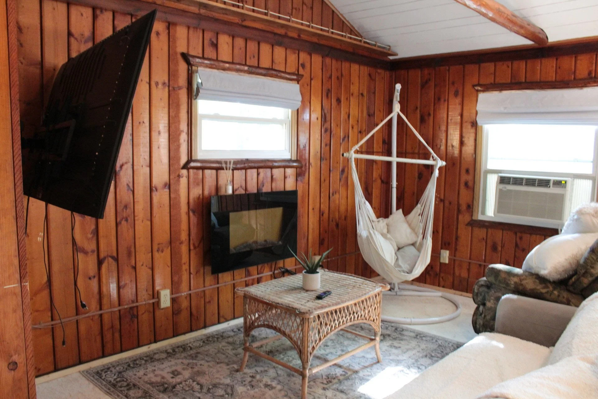 pet friendly cabin getaway in Greenbush Michigan with hot tub and sauna
