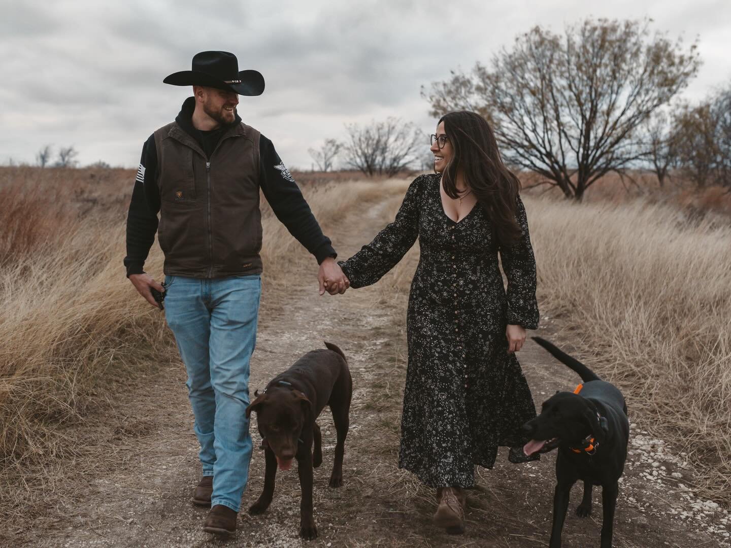 Happy Thanksgiving, friends.

I&rsquo;m so grateful for every single one of you who supports this little dream of mine&hellip;from booking sessions to sharing my work to cheering me on through busy season.
Your families mean the world to me, and phot