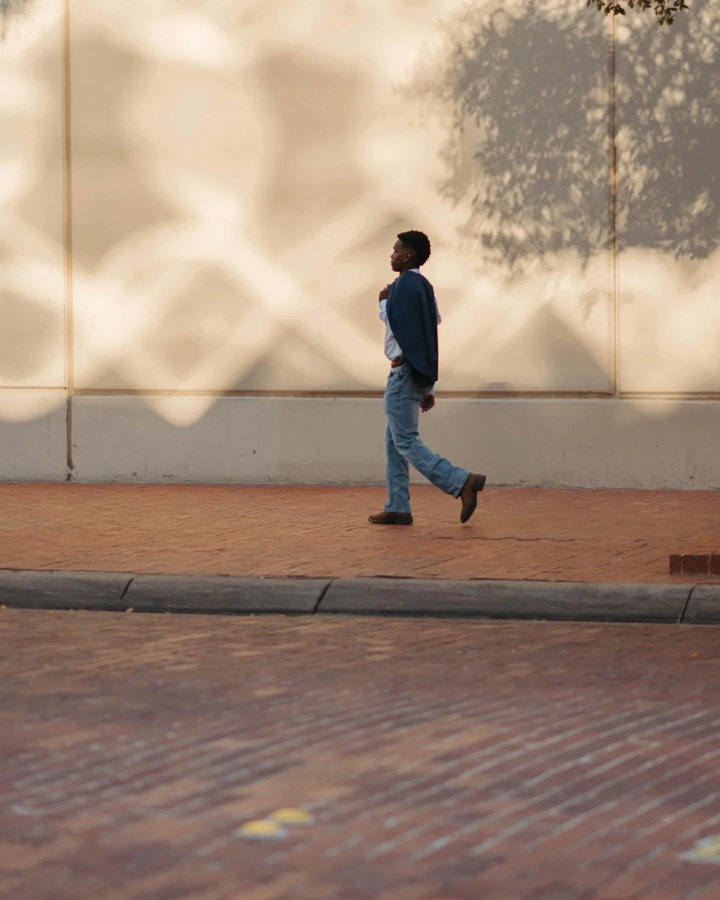 This is how I photograph seniors.

Not overly posed. Not trendy for the sake of it.
Thoughtful, confident, and rooted in who they are right now.

Senior sessions that feel grown, intentional, and timeless.

	&bull;	Aledo senior photography
	&bull;	Se