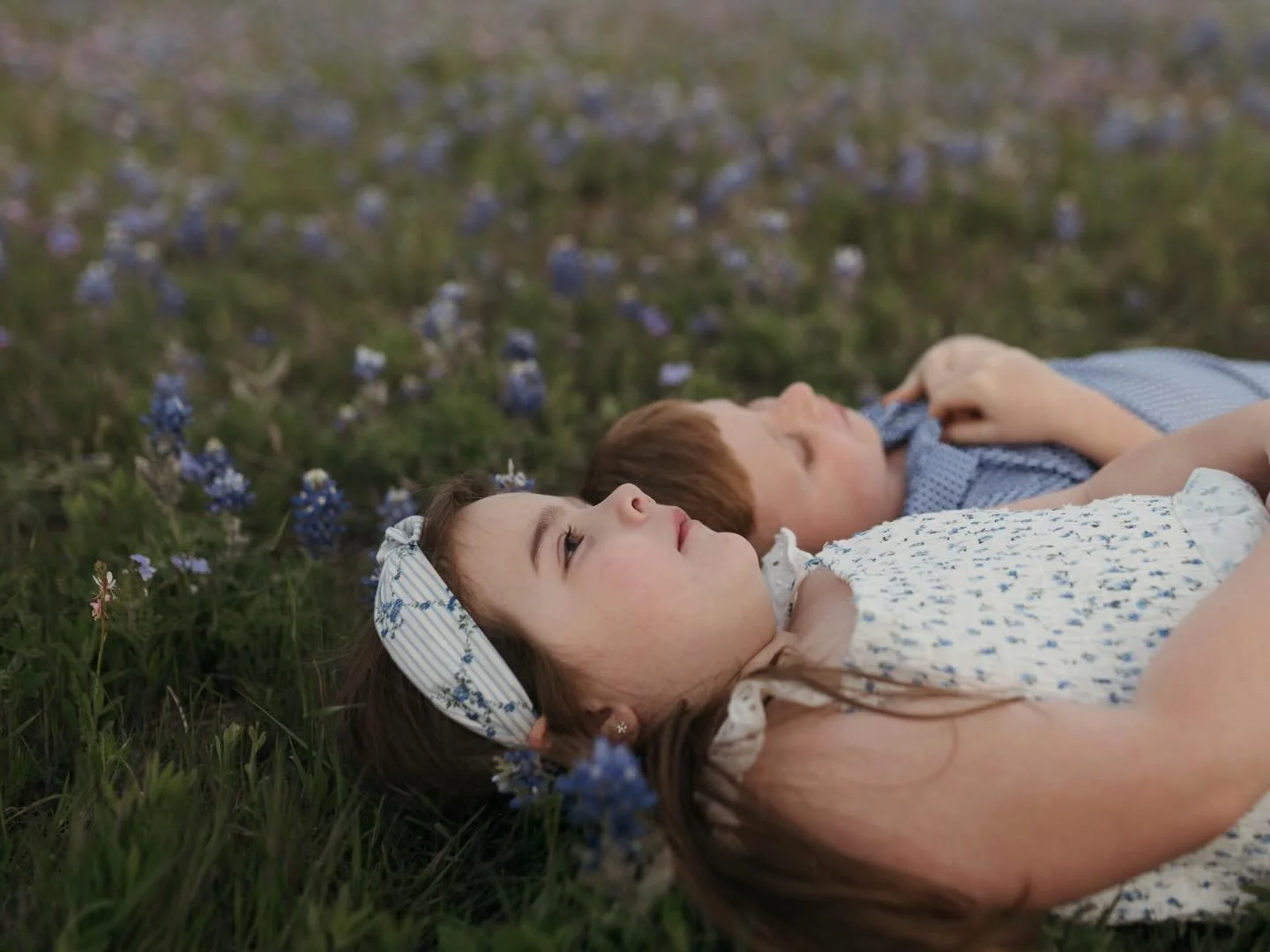 when the cousins come to town during bluebonnet season it usually looks like dress up and running through the wildflowers

if you have cousins coming to town this summer&hellip; this is your sign to capture it

* #aledotxmoms
* #fortworthphotographer