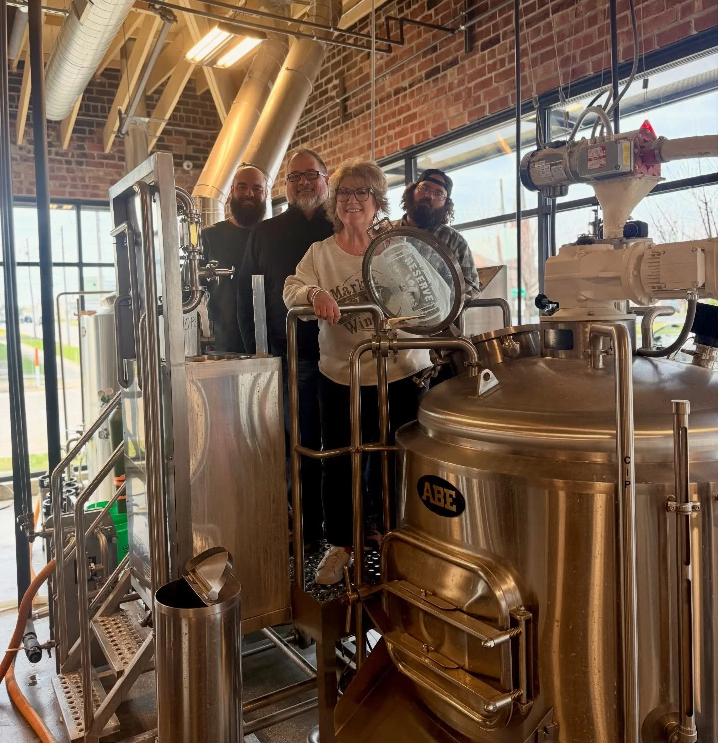 Something&rsquo;s brewing with @marketalleywines 🍷🍺 
Nothing but a blast today with Sarah &amp; Jeff 🍻 
👀 Stay tuned for what&rsquo;s to come! 🔥