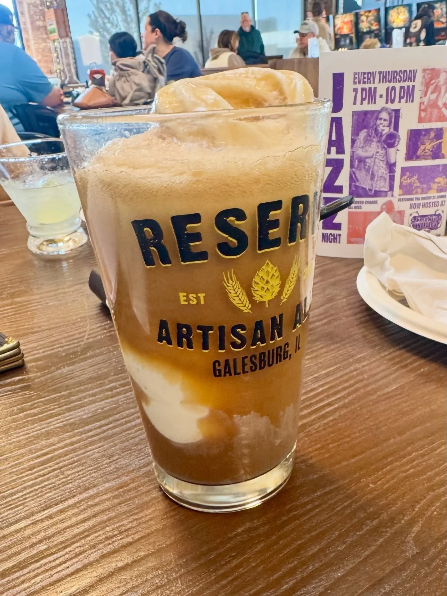 🤩This person knows what&rsquo;s up! RAA Customer Appreciation Day &amp; FREE Ice Cream Social with root beer from the tap! Now until 7pm, plus 1/2 price apps from the Food Trolley!