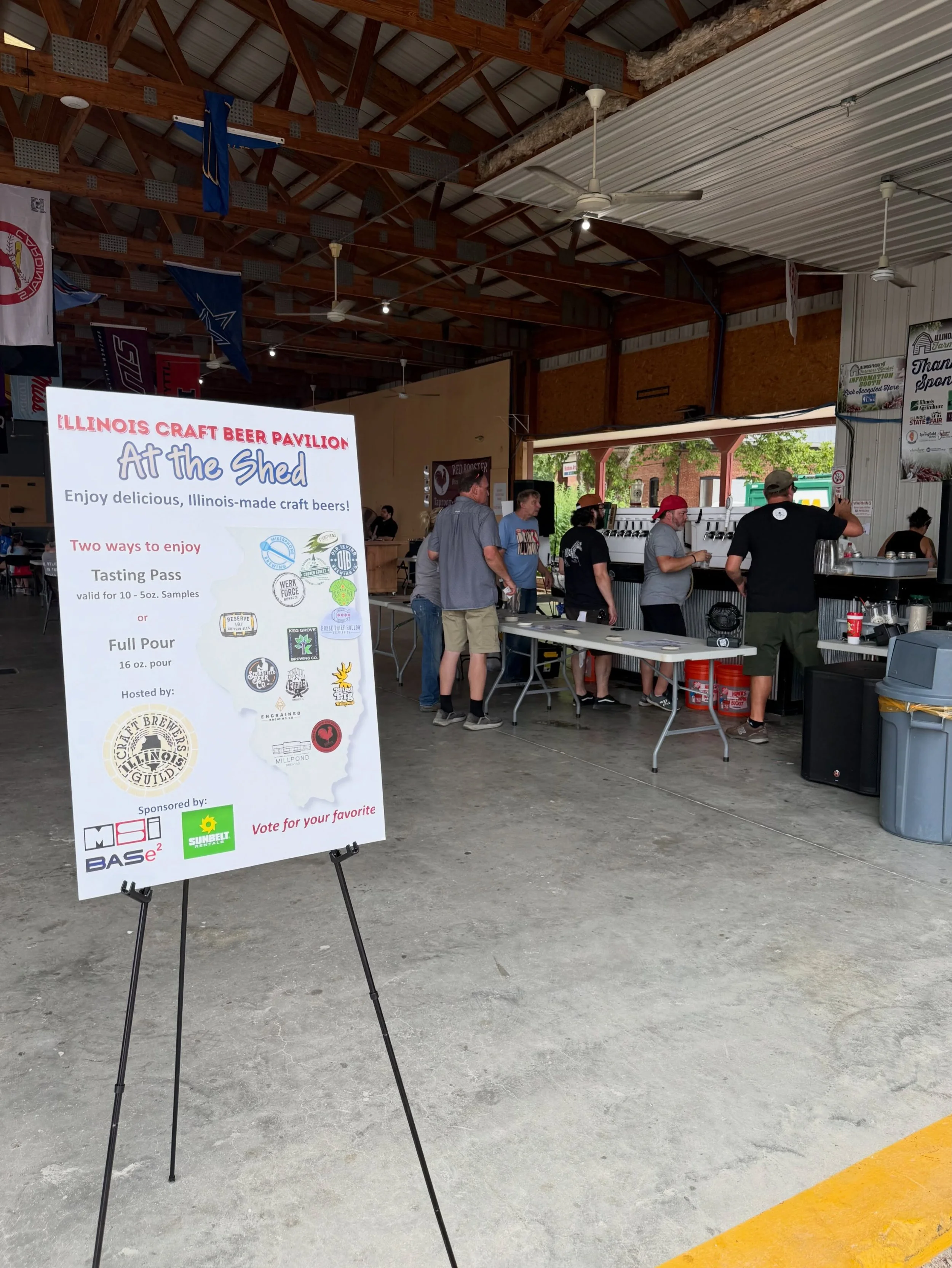 🎡The @ilcraftbeer guild members came together for another year at the @myilstatefair IL Craft Beer Pavilion at the Shed! 🍺 Swing by to try some tasty pours from breweries in #illinois and even vote for your favorite, too! #drinkillinois #ilcraftbee